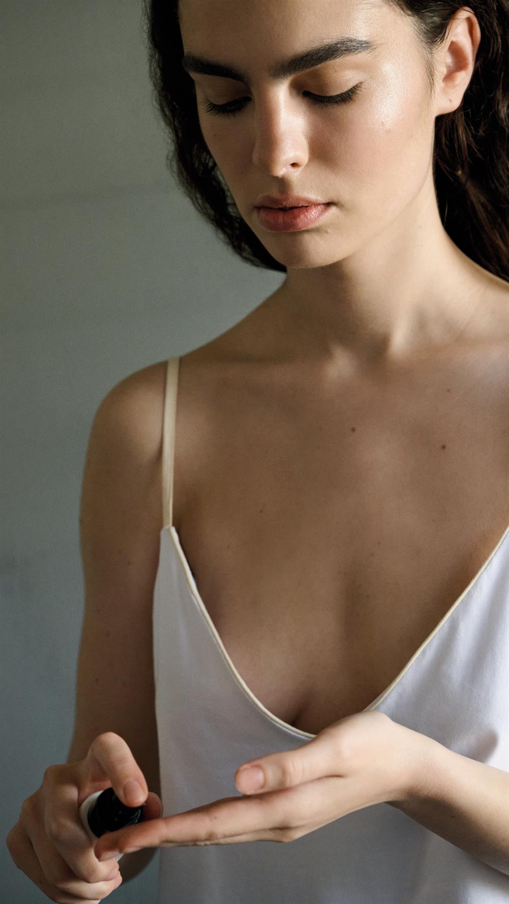 ZiajaKeçi Sütü Enerji Verici & Pürüzsüzleştirici Serum 50 ml