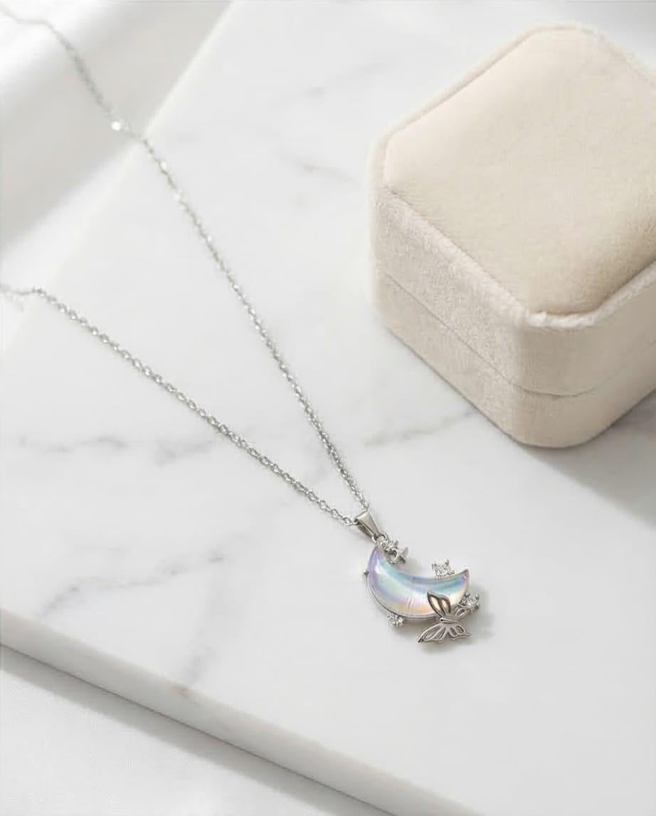 Kelebek Sarkıtlı Ay Kolye Silver