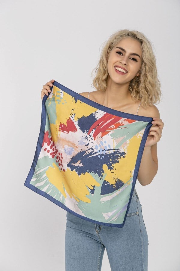 Lacivert Kenarlıklı Renkli Saten Bandana Fular 50x50 cm