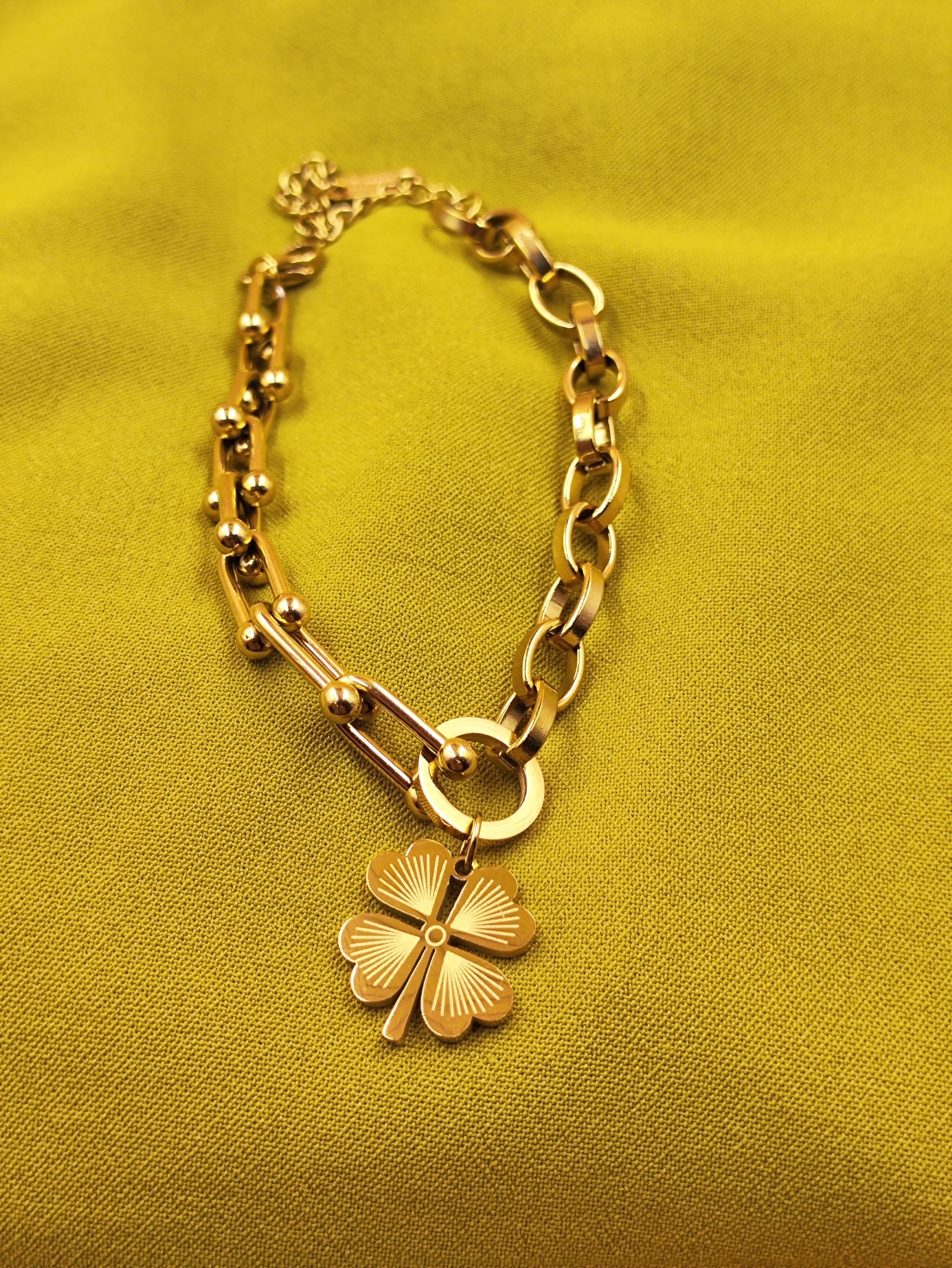 Tiffany Model Üzeri Yonca Bileklik