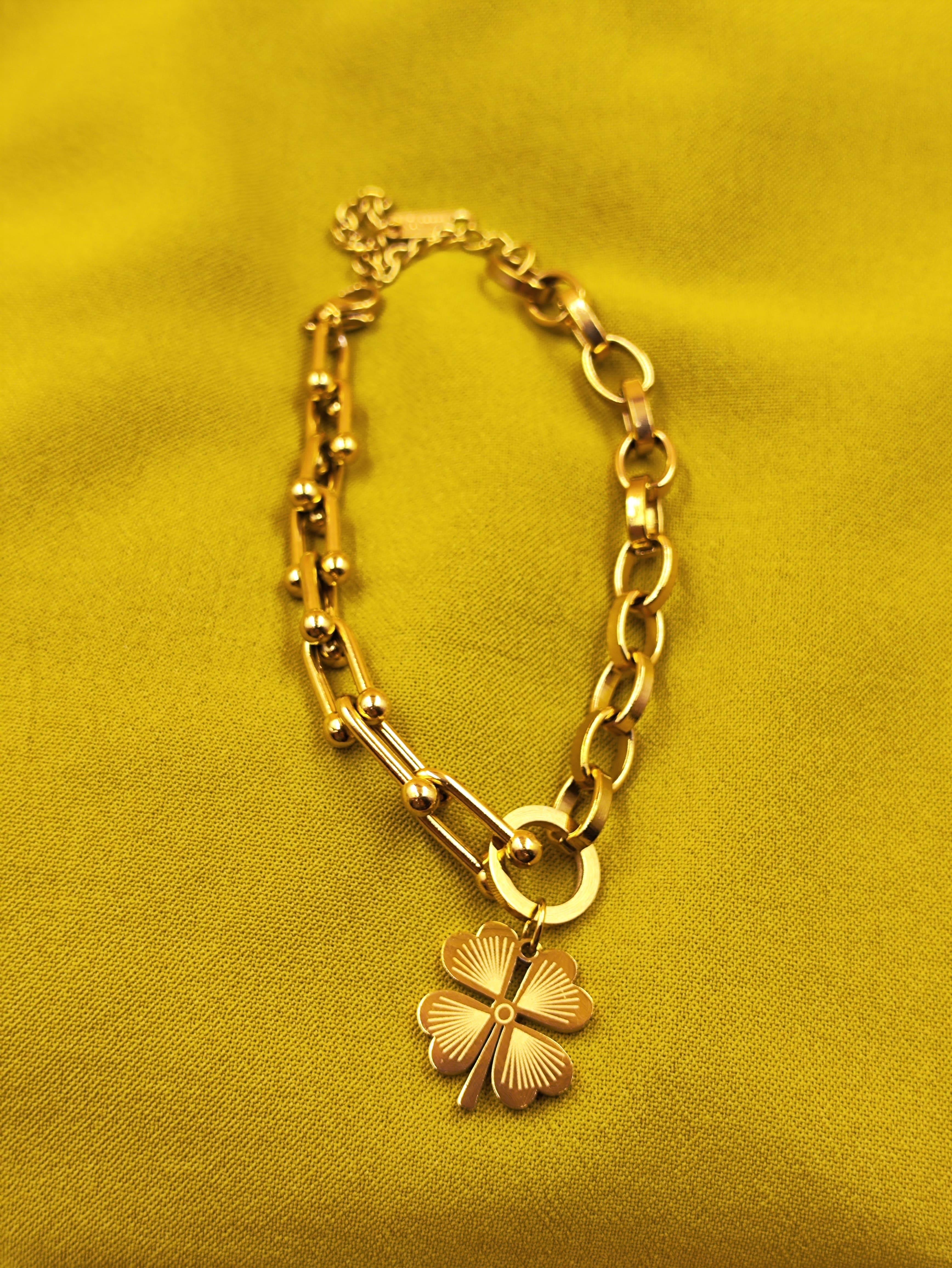 Tiffany Model Üzeri Yonca Bileklik