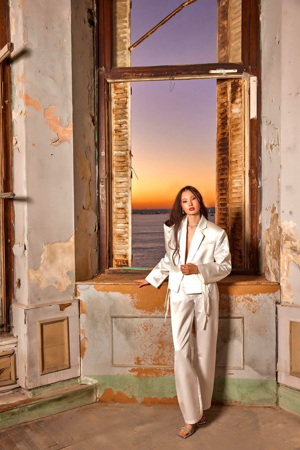Pearl El İşlemeli Boncuklu Saten Blazer