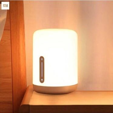 MI BEDSIDE LAMP 2