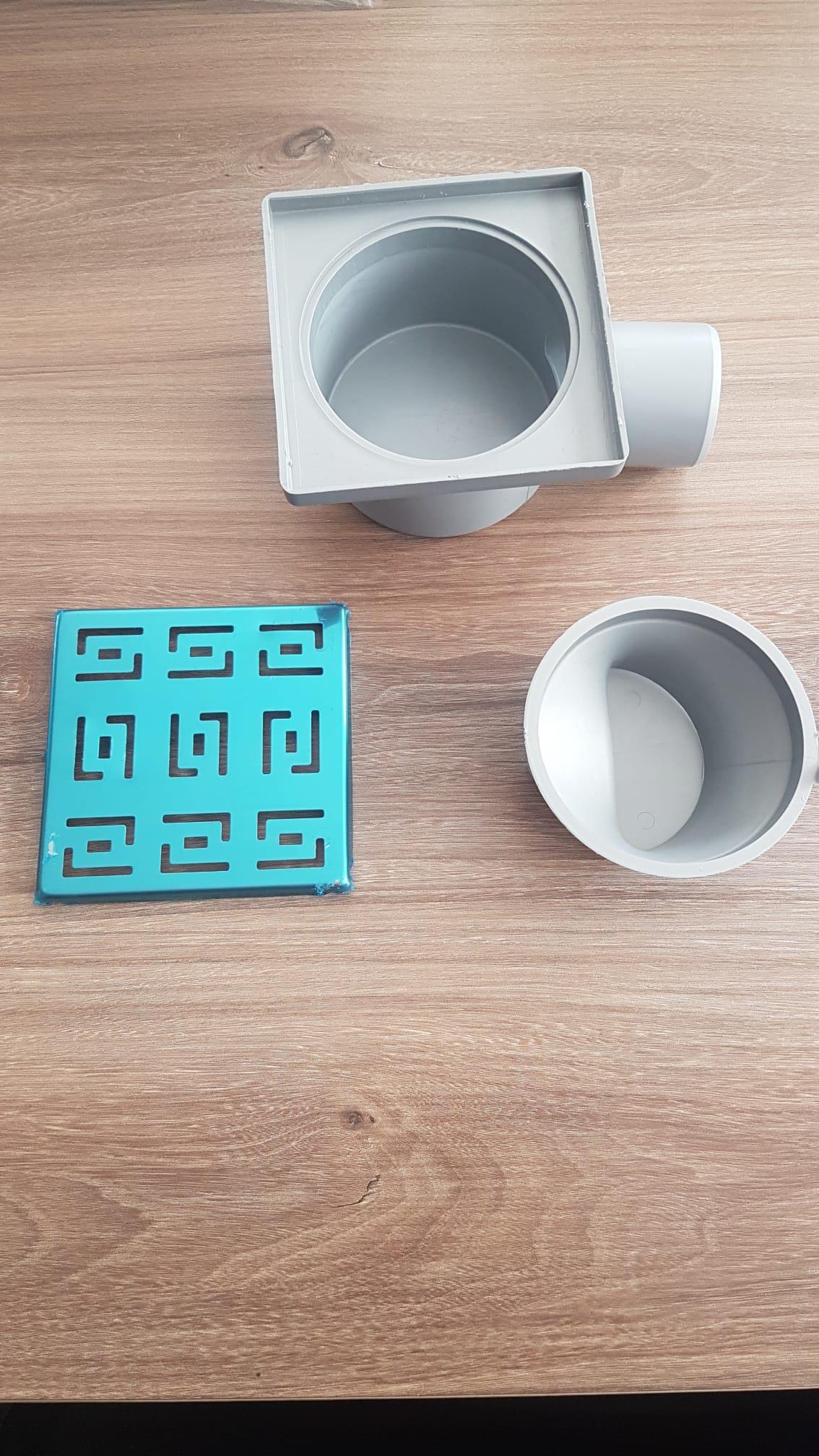 DUŞ YER SÜZGECİ METAL KAPAKLI KOKU ÖNLEYİCİLİ YANDAN ÇIKIŞLI 10X10CM