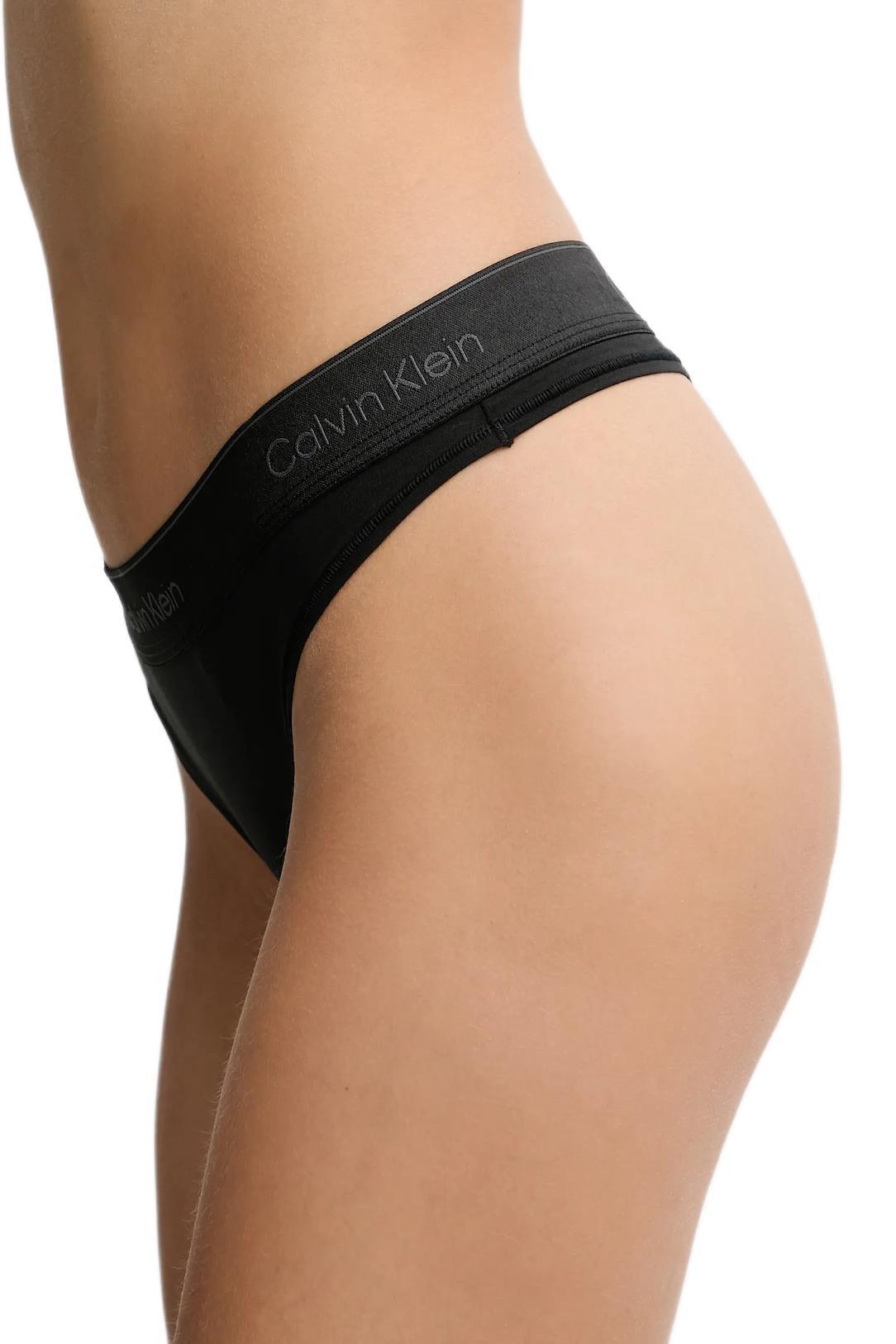 Calvin Klein Kadın Siyah Tanga LV00QF8549