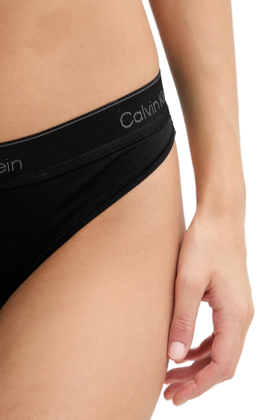 Calvin Klein Kadın Siyah Tanga LV00QF8549