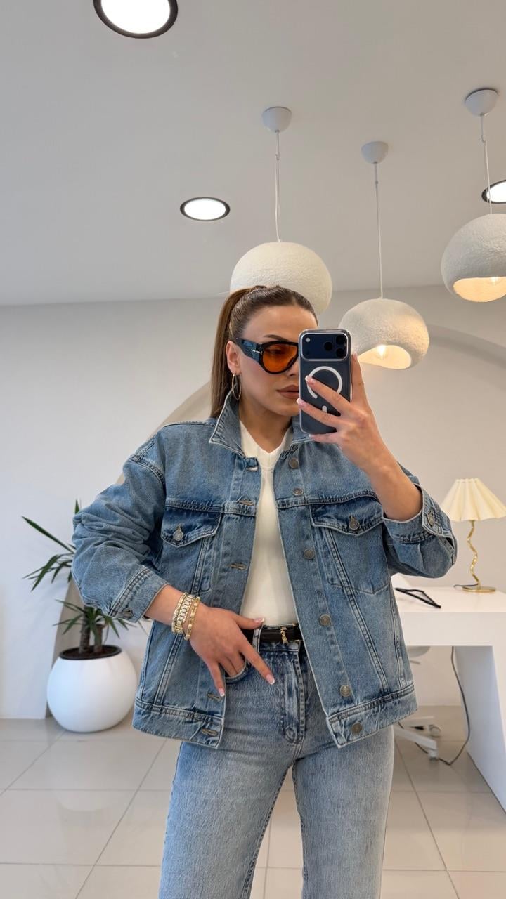 ARKASI İŞLEME YAZILI DENIM CEKET
