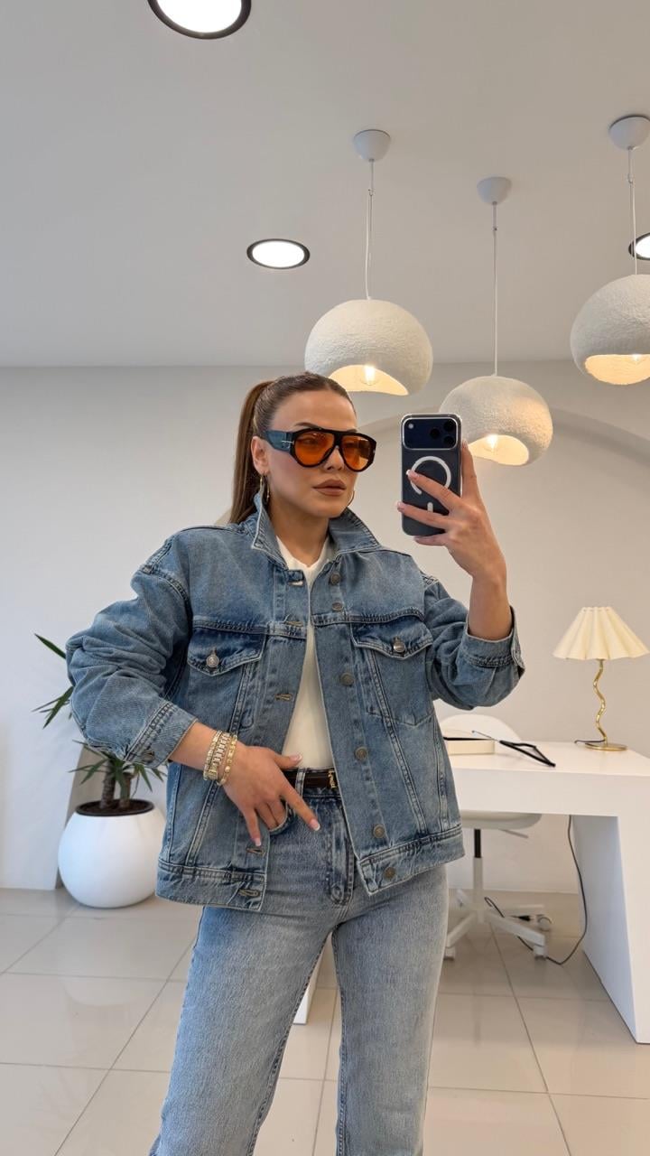 ARKASI İŞLEME YAZILI DENIM CEKET