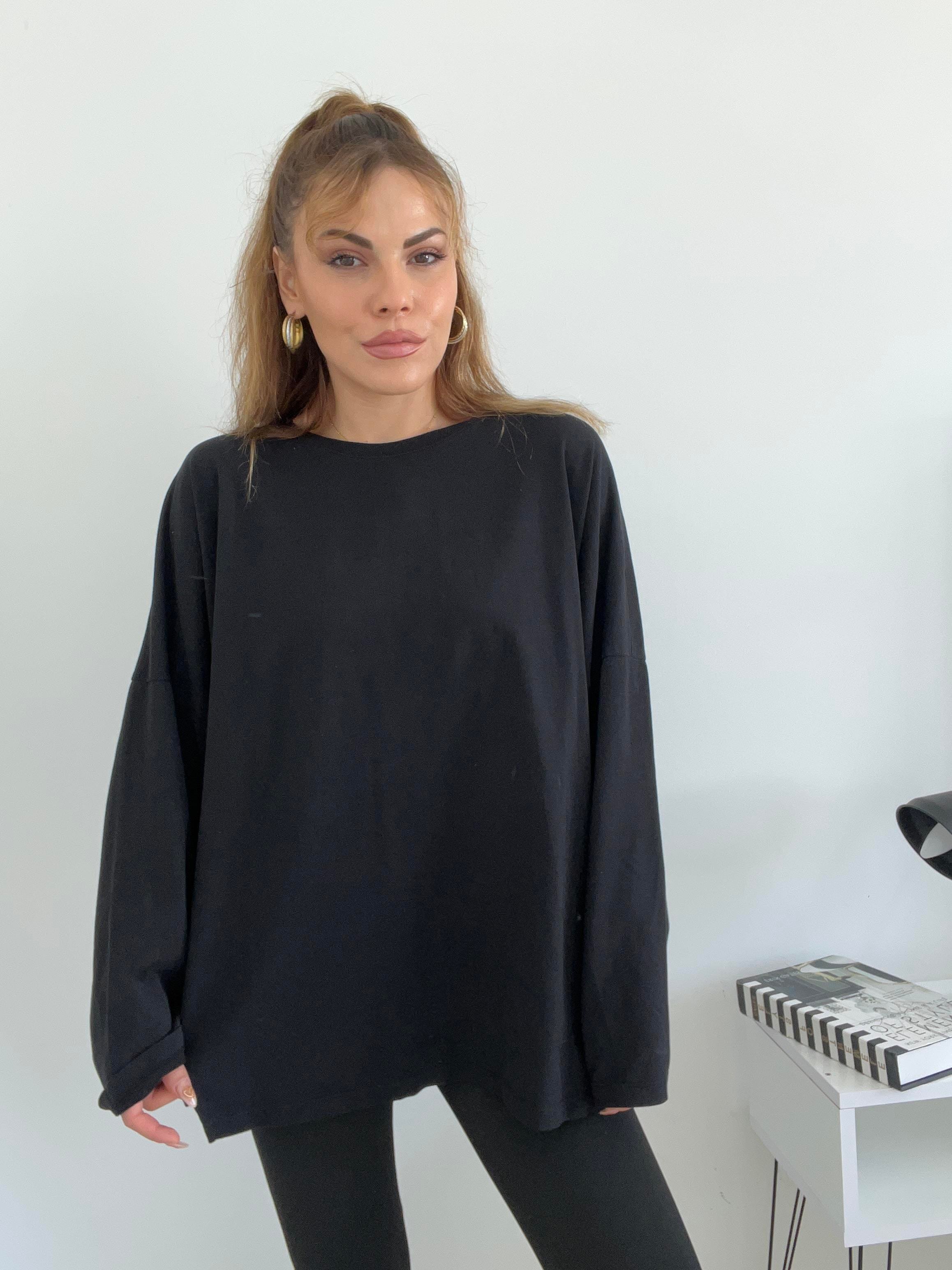 ARKASI PİLELİ OVERSİZE BASİC SİYAH