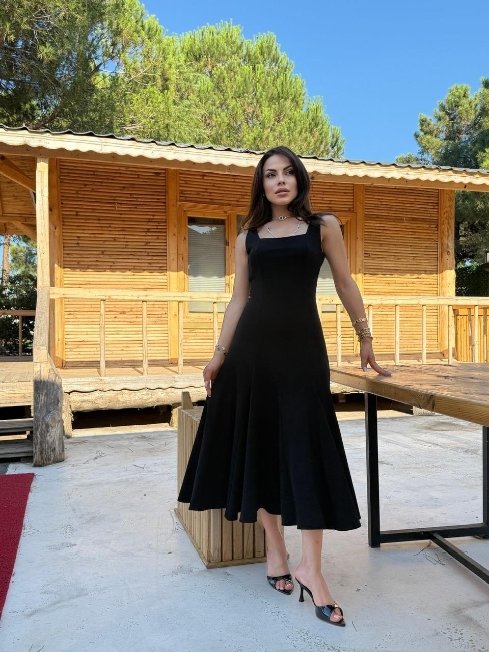 ASKILI KLOŞ ELBİSE