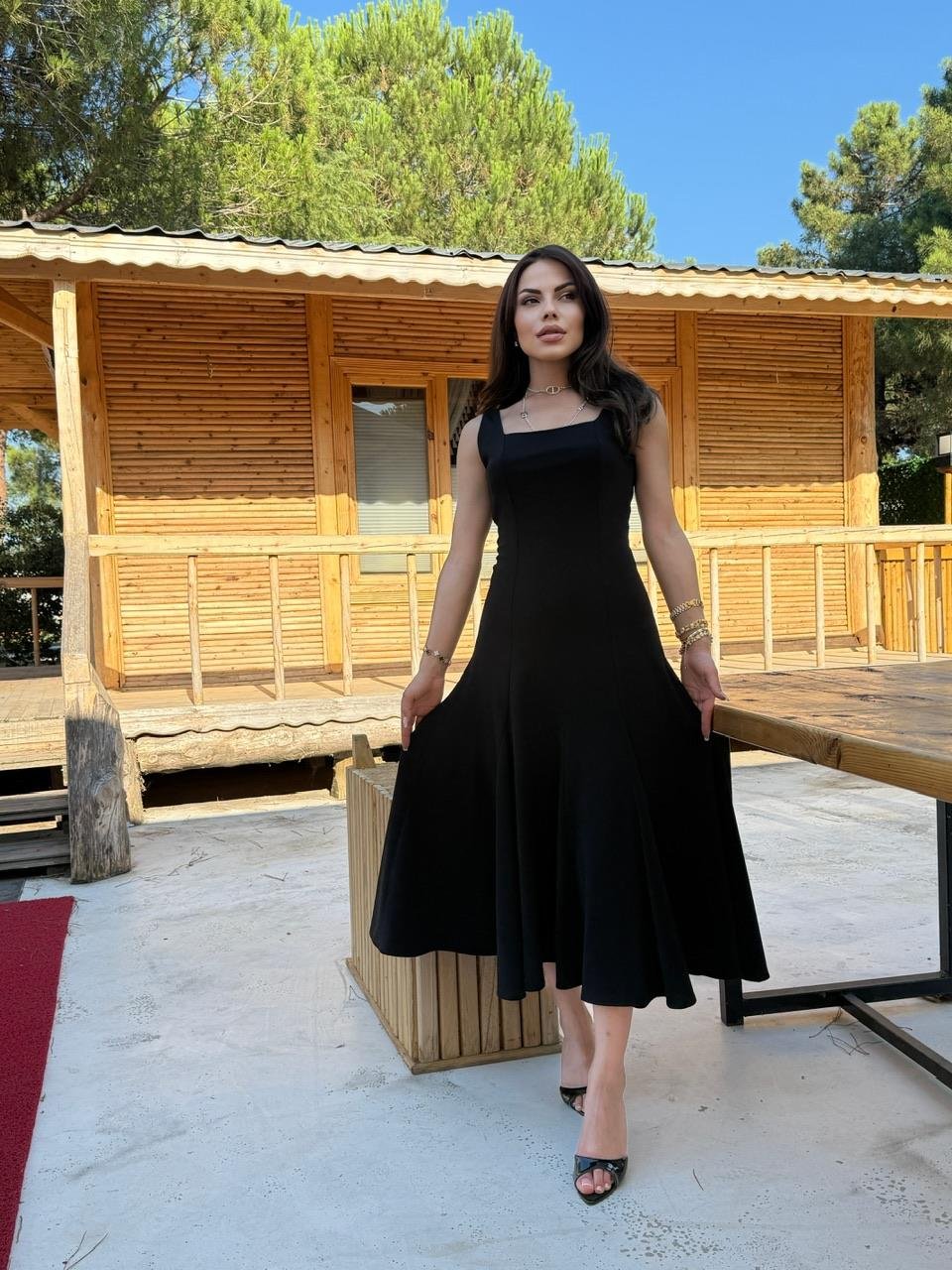 ASKILI KLOŞ ELBİSE