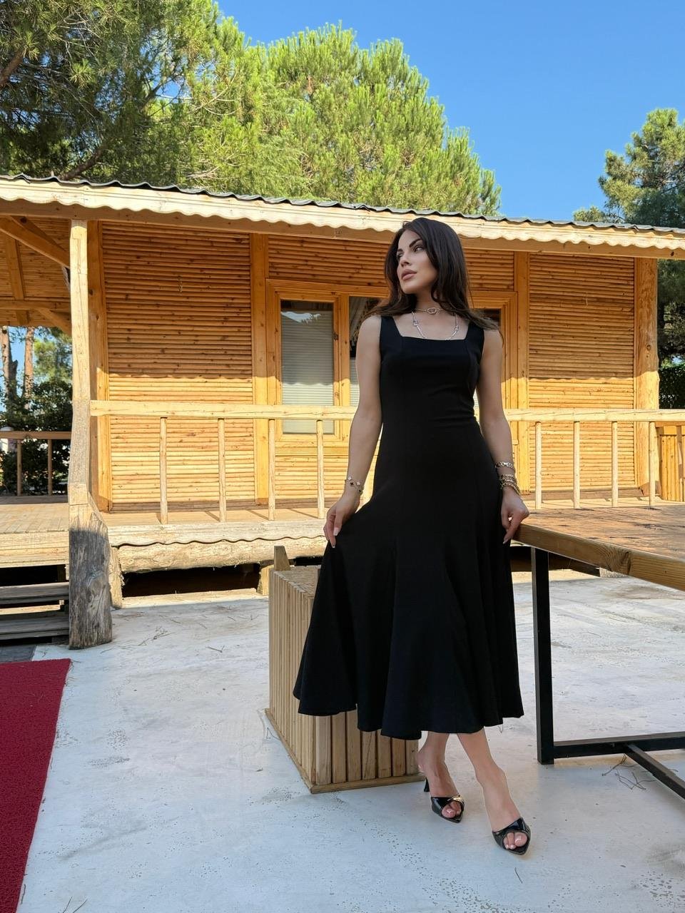 ASKILI KLOŞ ELBİSE