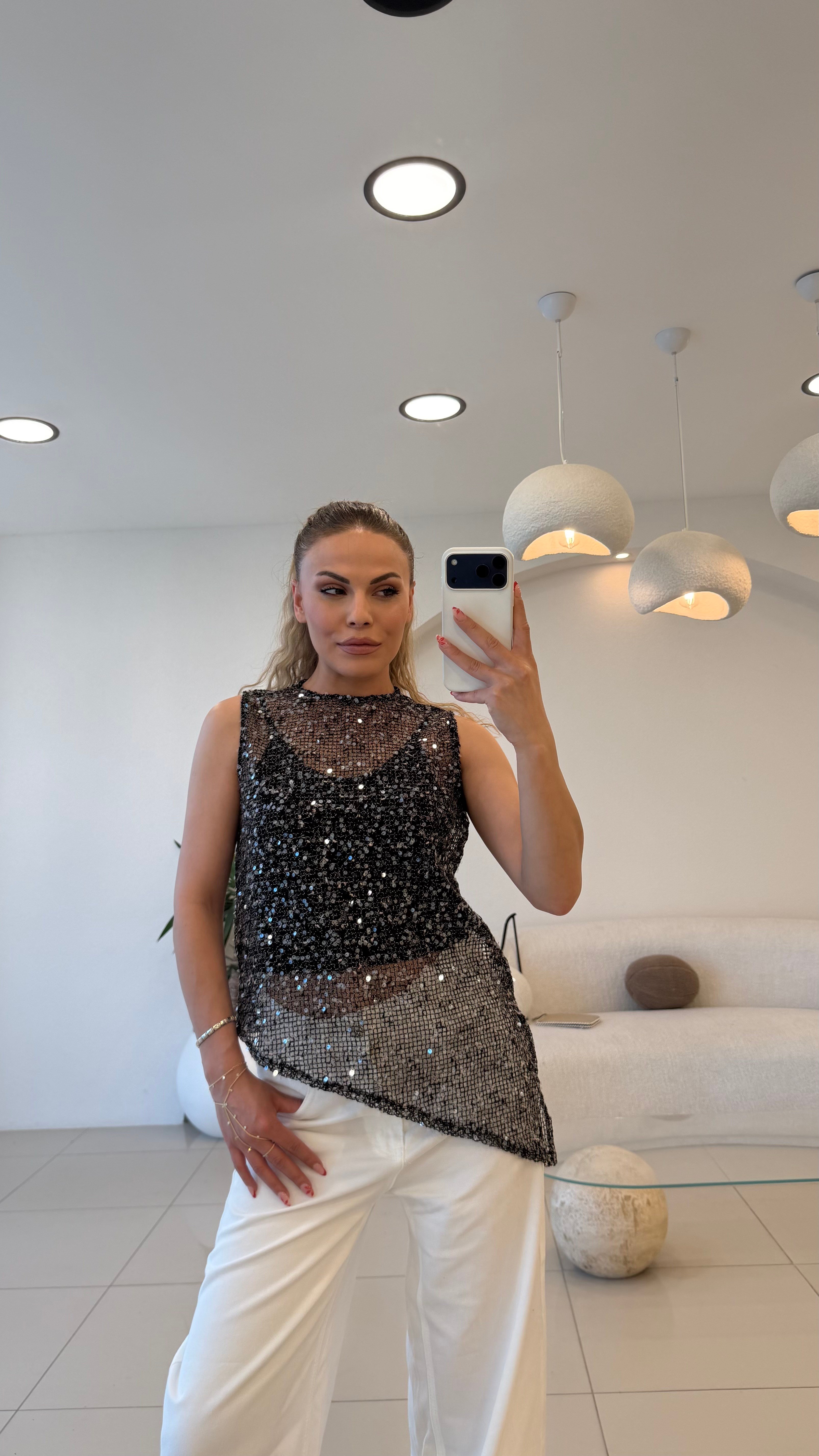 ATLETLİ PAYET DETAYLI BLUZ SİYAH