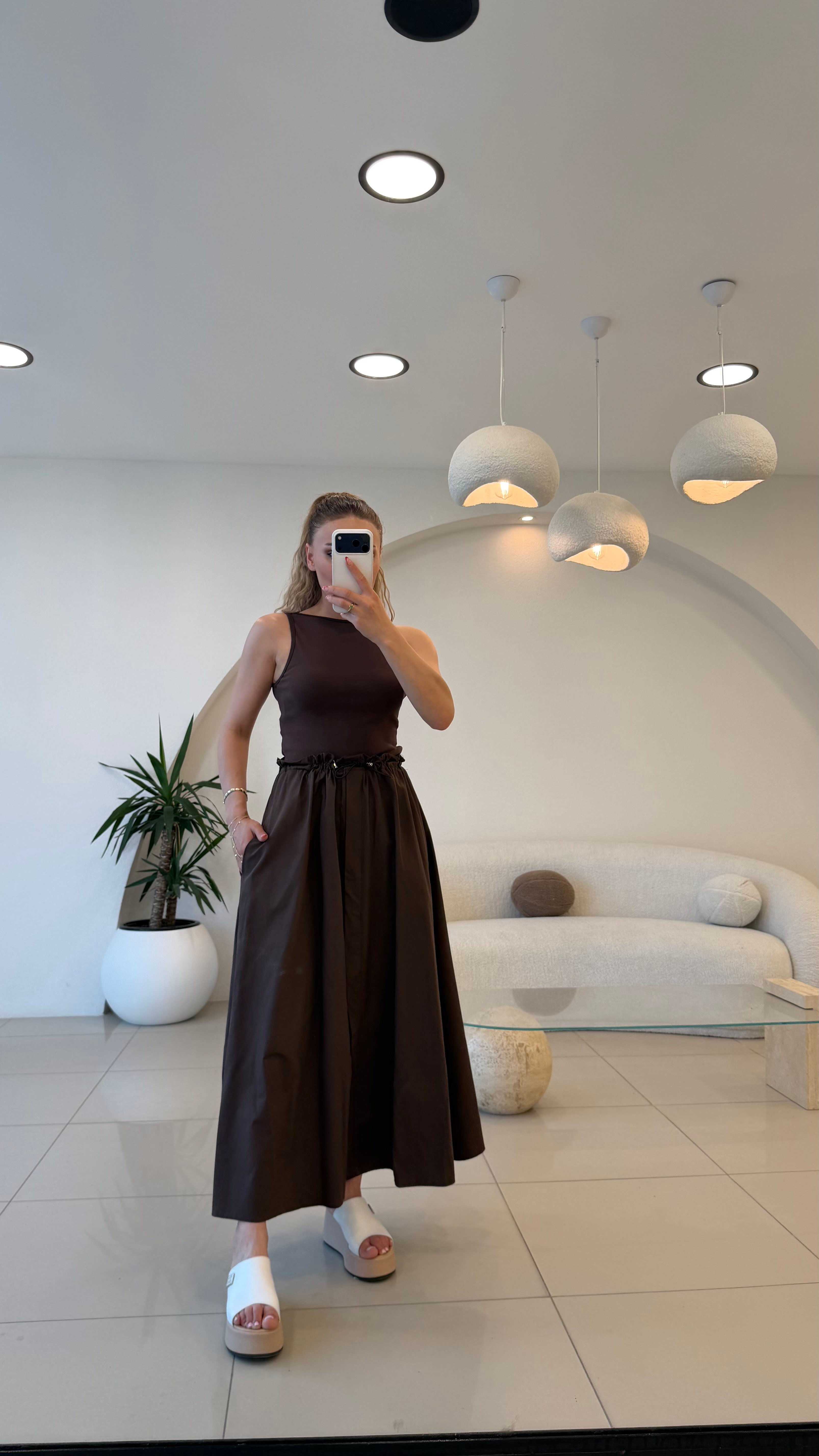 BEL BAĞLAMALI ALT POPLİN ELBİSE KAHVE