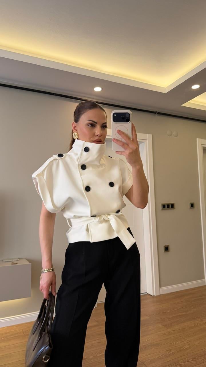 Beyaz Kısa Dik Yaka Trenckot 
