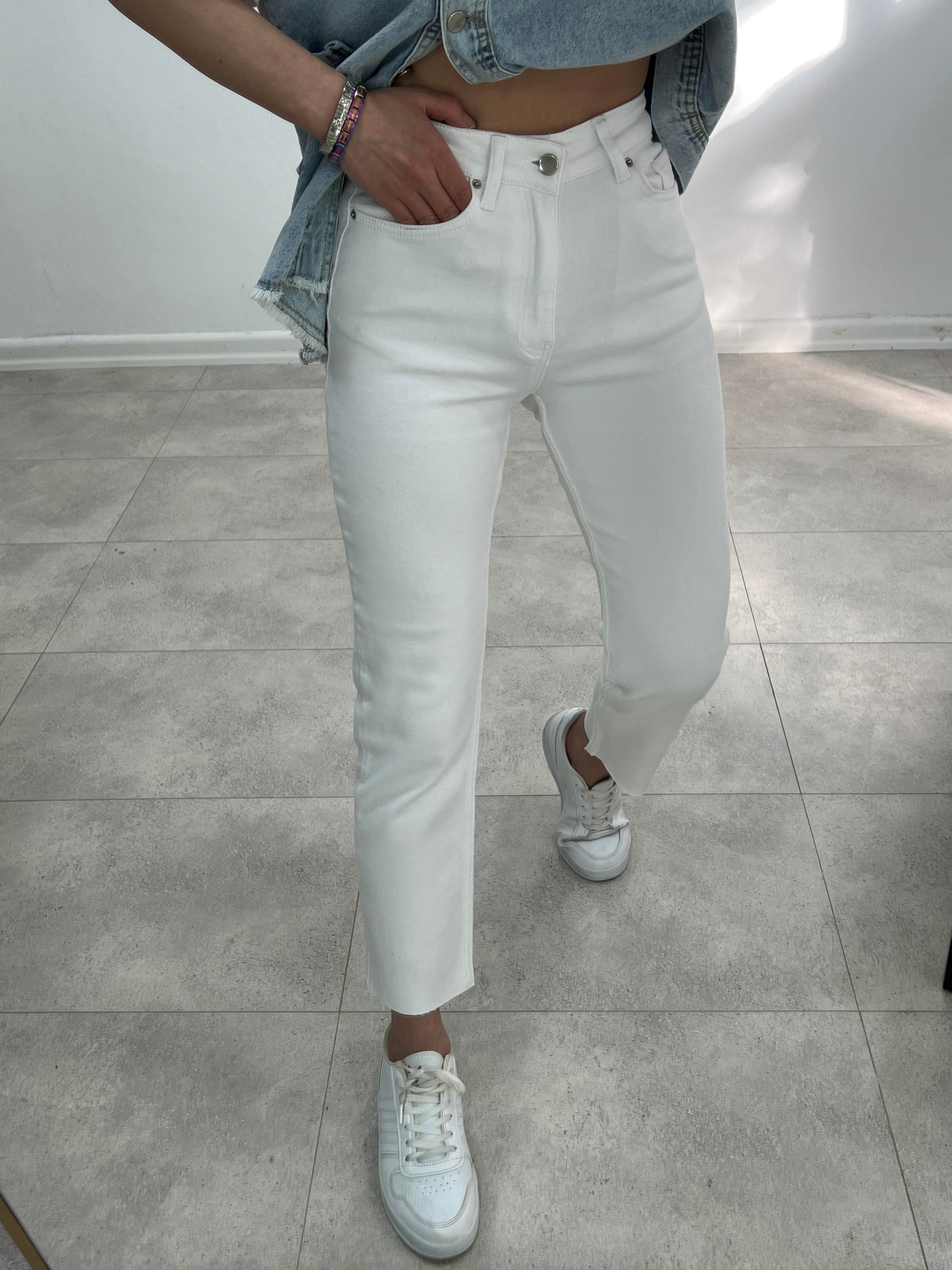 BEYAZ LİKRALI MOM JEANS