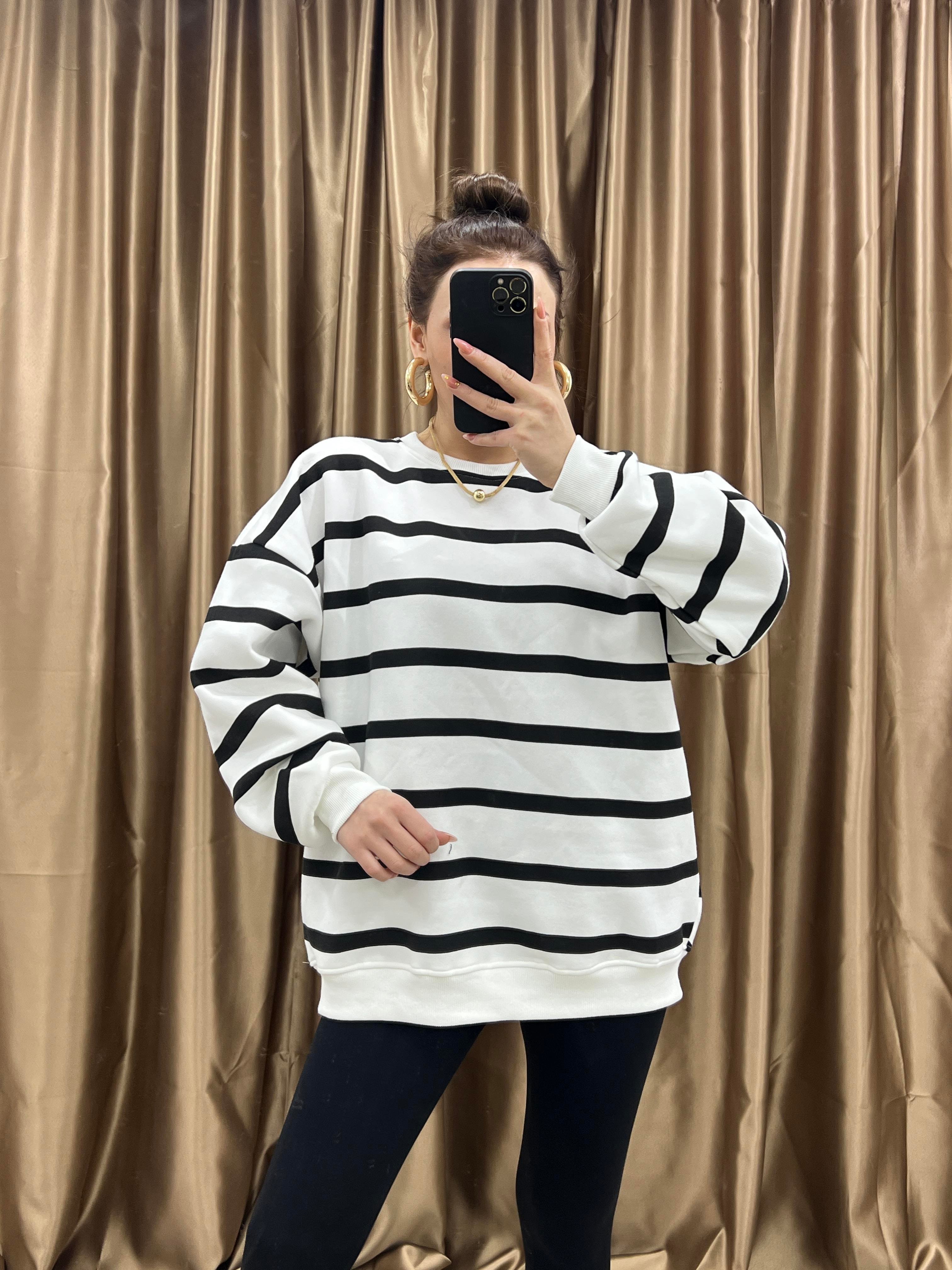 BEYAZA SİYAH ÇİZGİ SWEAT 