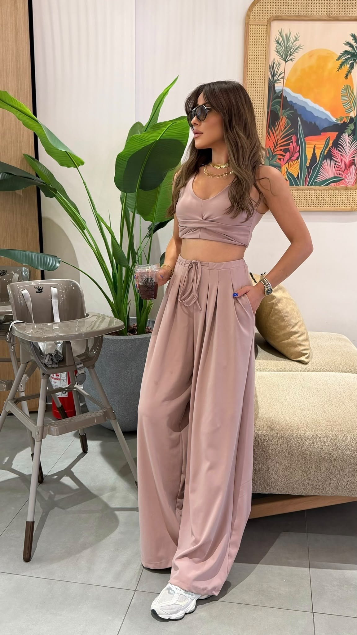Büzgülü Crop Top ve Bol Paça Pantolon Takımı