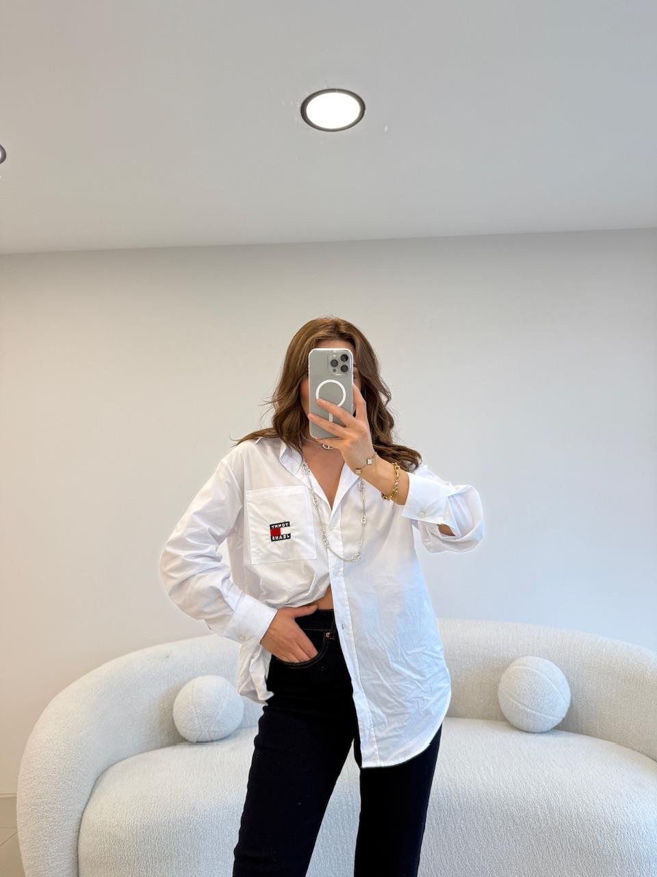 CEP İŞLEMELİ POPLİN GÖMLEK