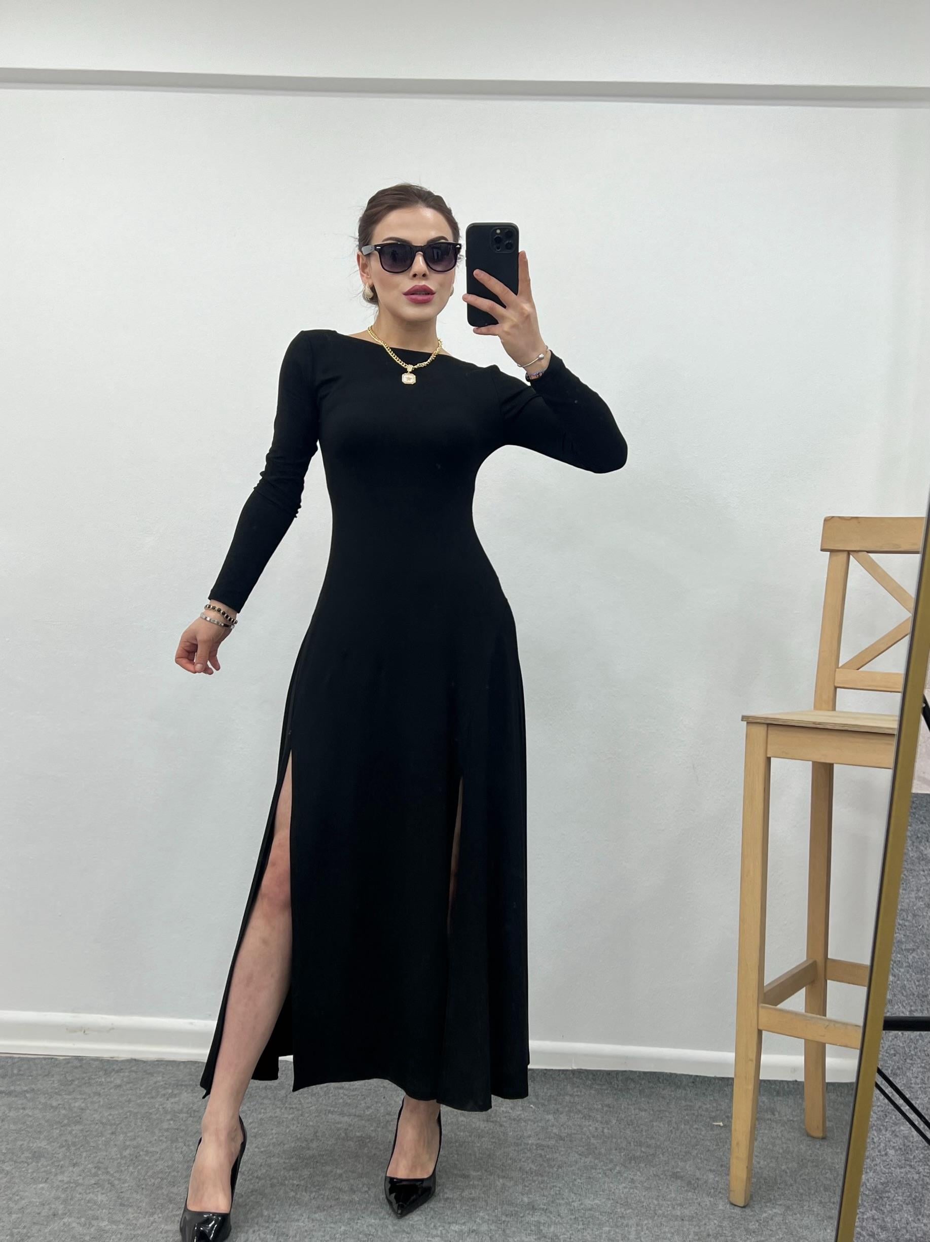 ÇİFT YIRTMAÇLI ÖRME ELBİSE