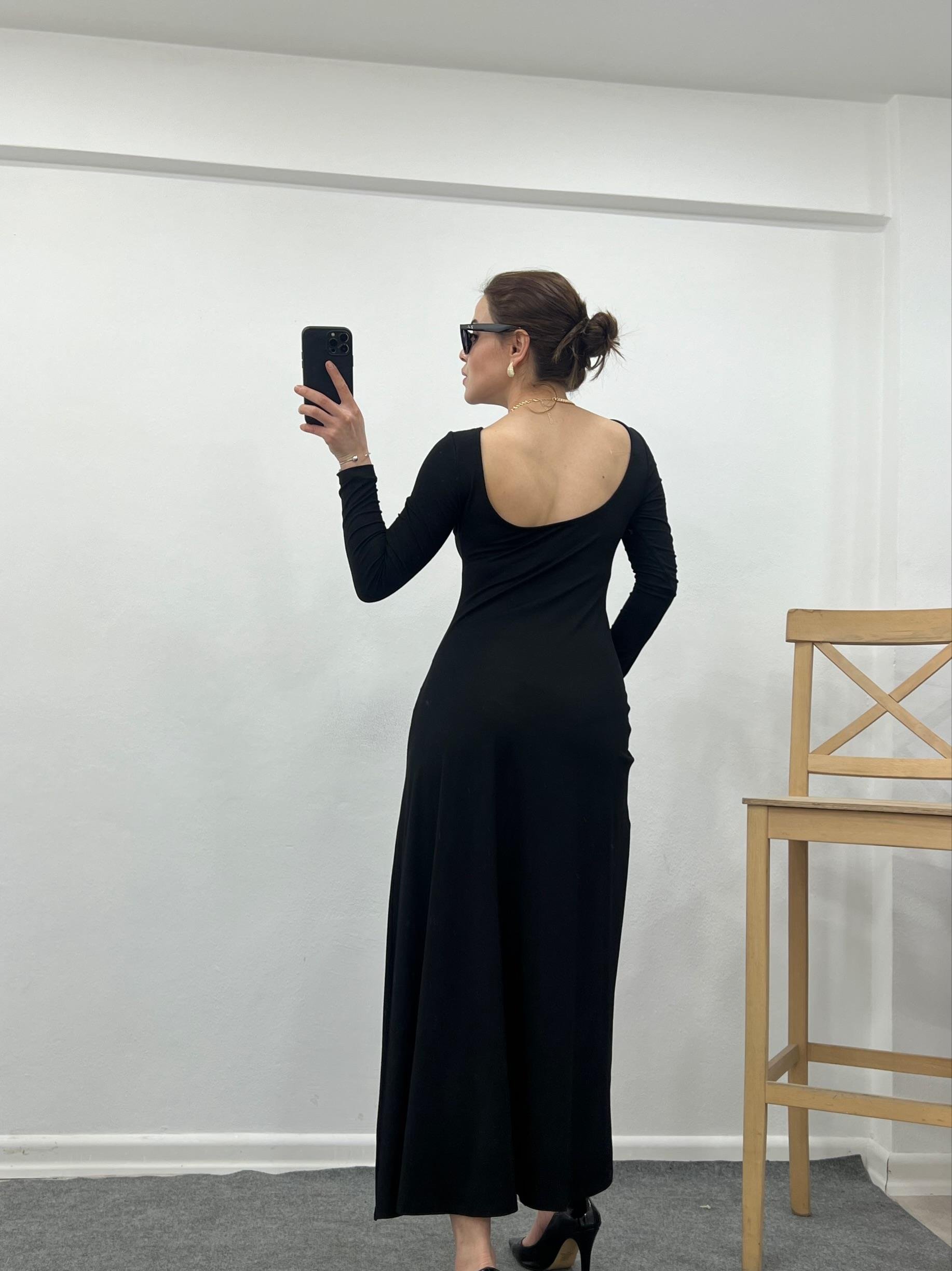 ÇİFT YIRTMAÇLI ÖRME ELBİSE