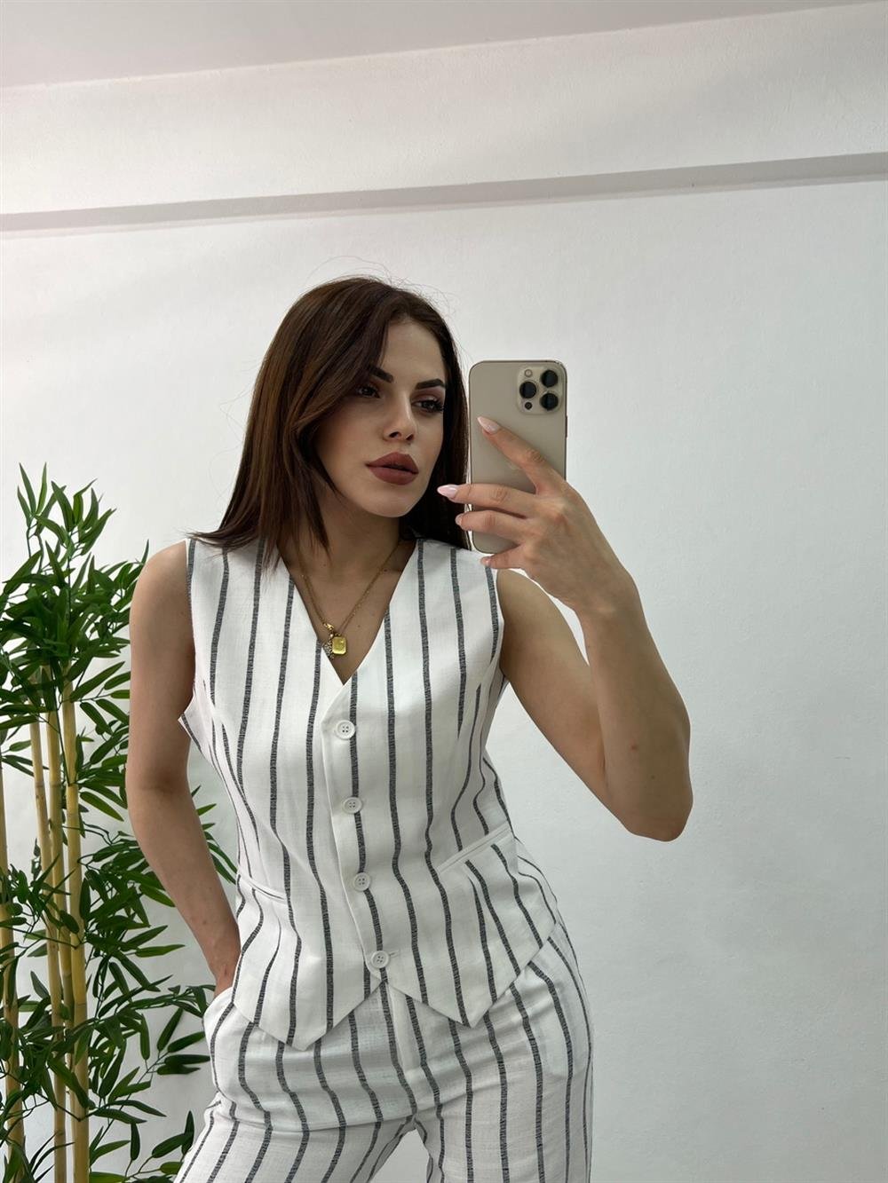 ÇİZGİLİ YELEKLİ  TAKIM BEYAZ