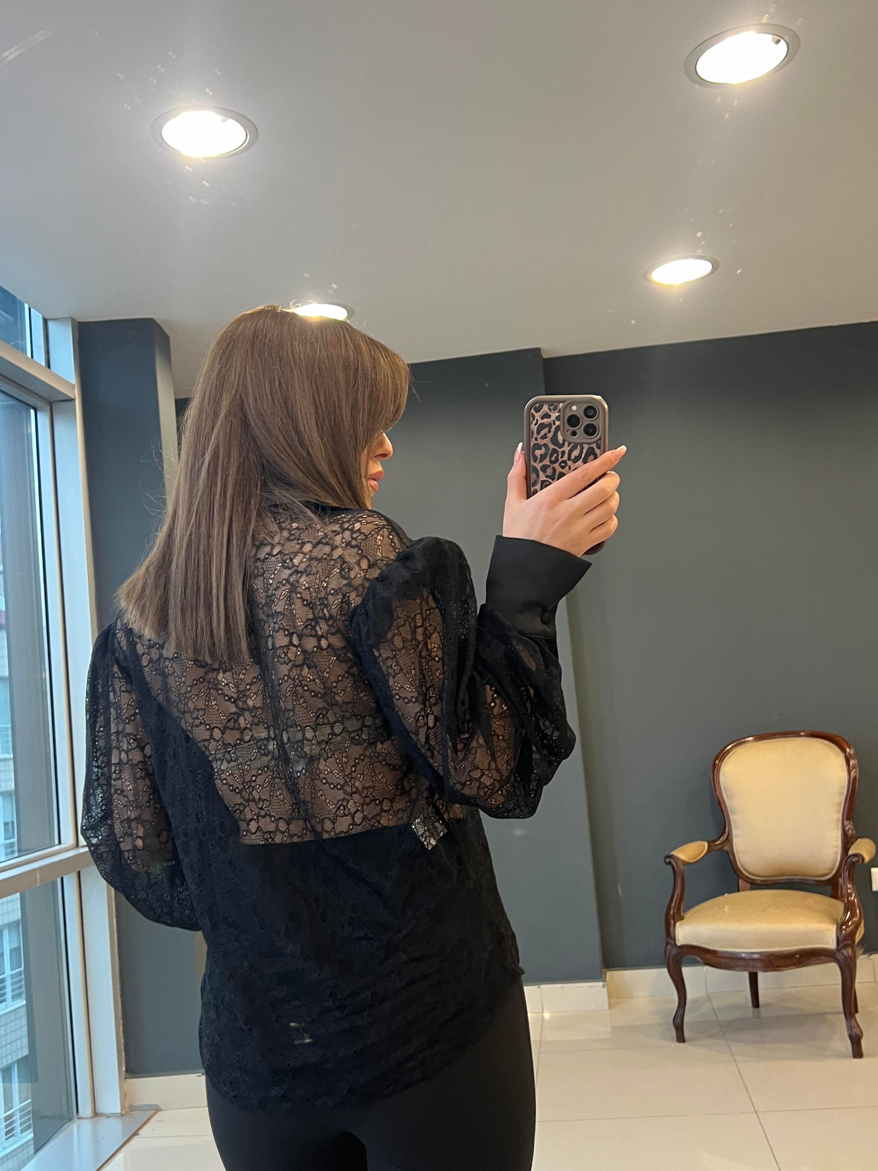 DANTELLİ TRANSPARAN GÖMLEK