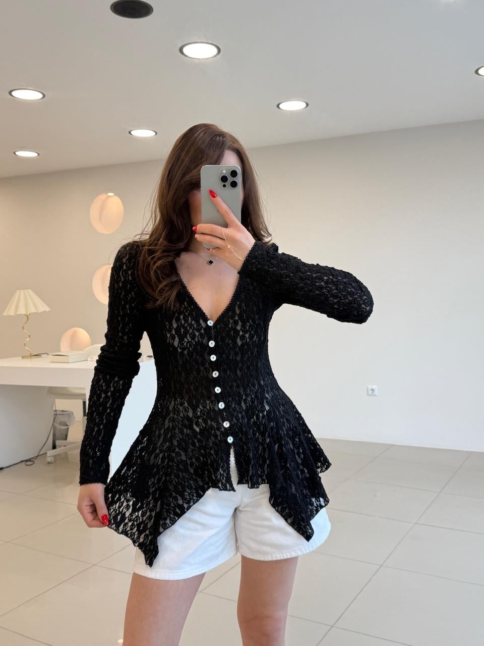 DİLVİN DANTEL DETAYLI BLUZ SİYAH