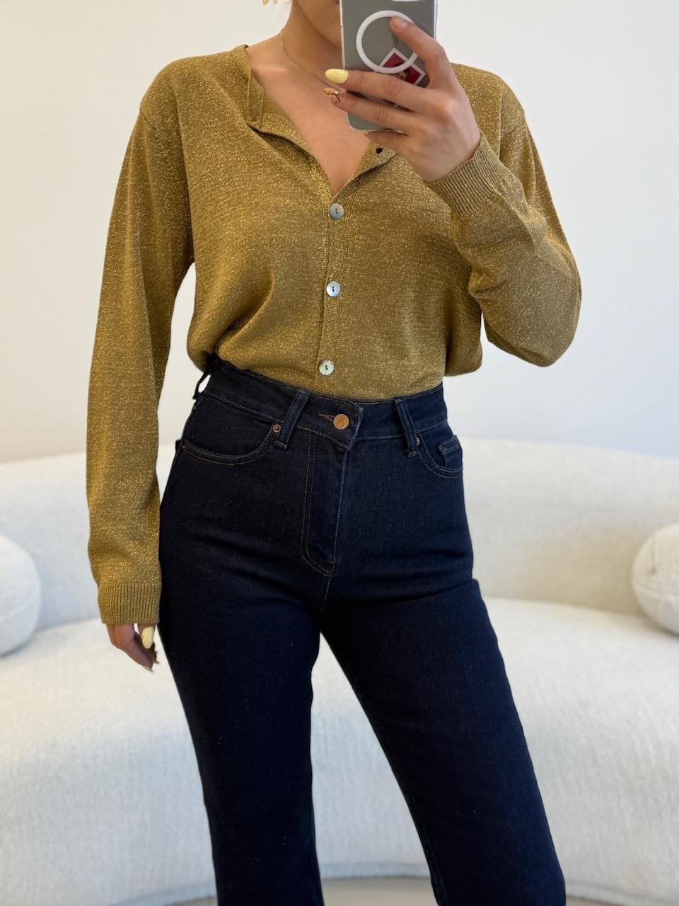 DÜĞME DETAYLI SİMLİ BLUZ 