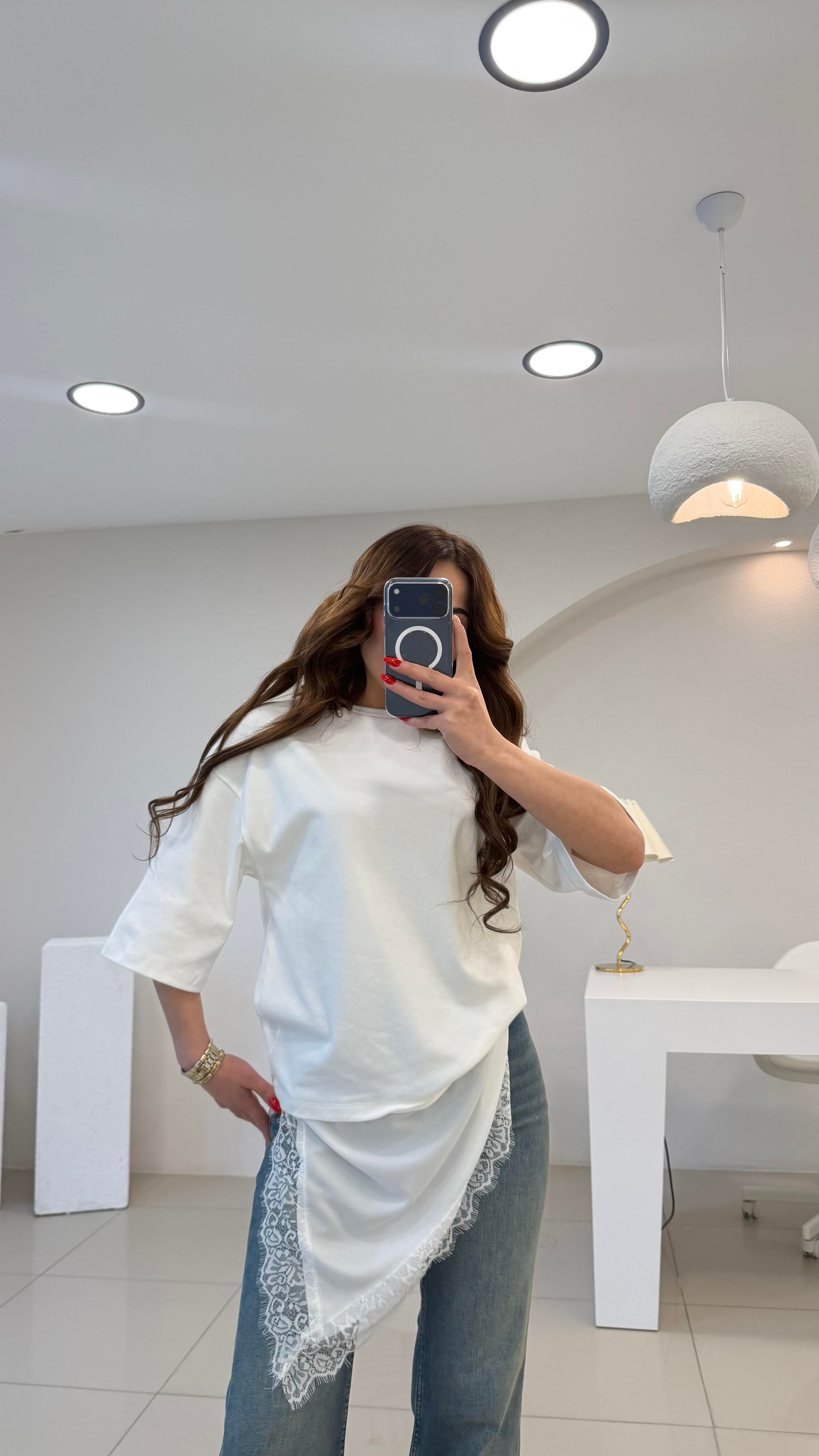 ETEK UCU DANTELLİ ASİMETRİK TSHIRT BEYAZ