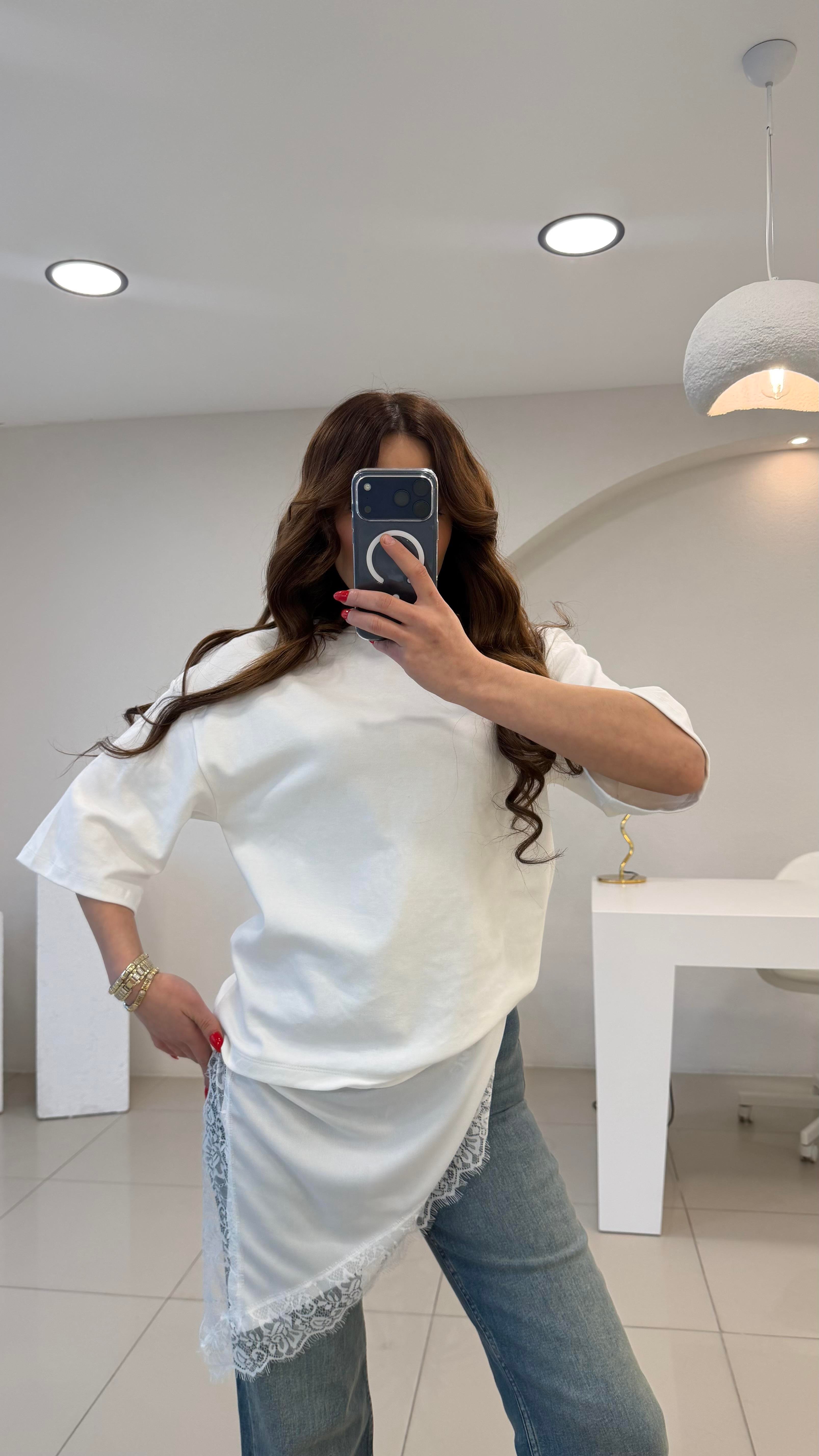 ETEK UCU DANTELLİ ASİMETRİK TSHIRT BEYAZ