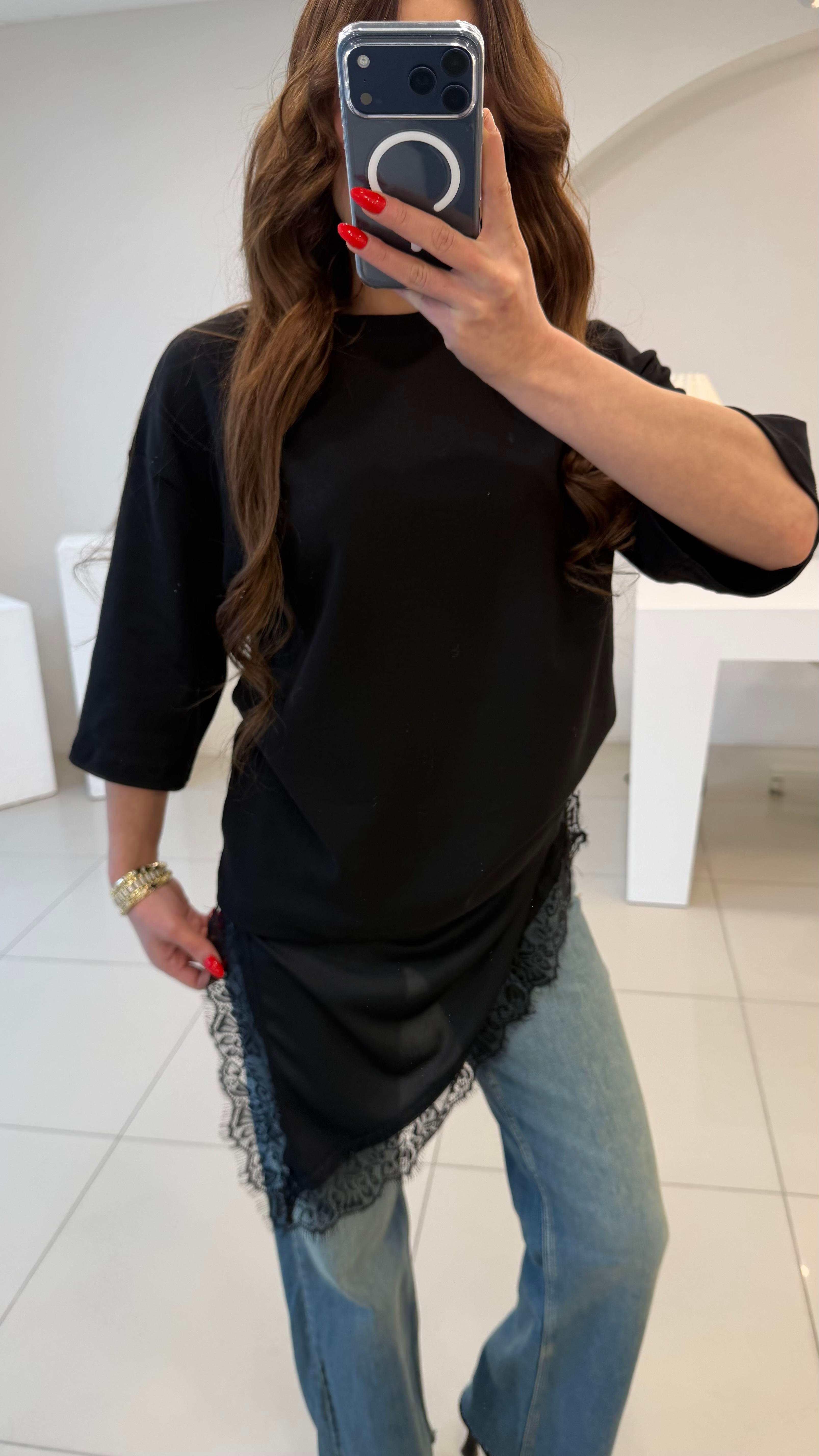 ETEK UCU DANTELLİ ASİMETRİK TSHIRT SİYAH
