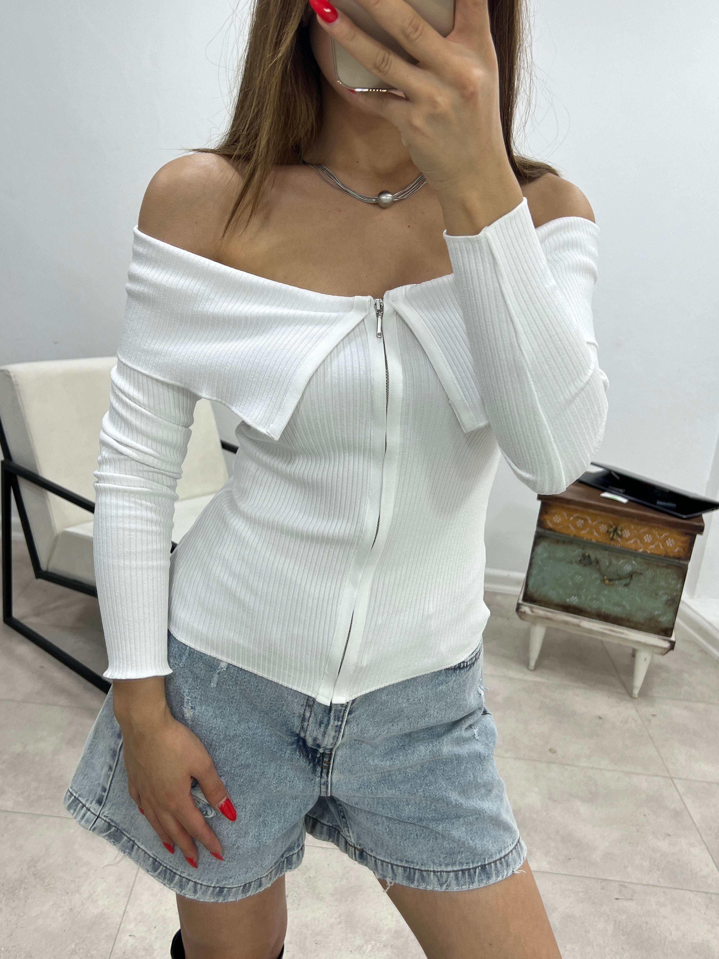 FERMUARLI OMUZ DEKOLTELİ TRİKO