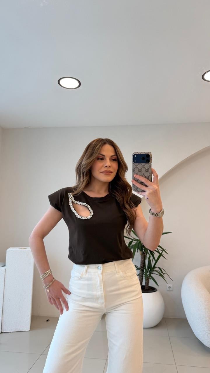 GÖĞÜS DEKOLTELİ TSHİRT KAHVE