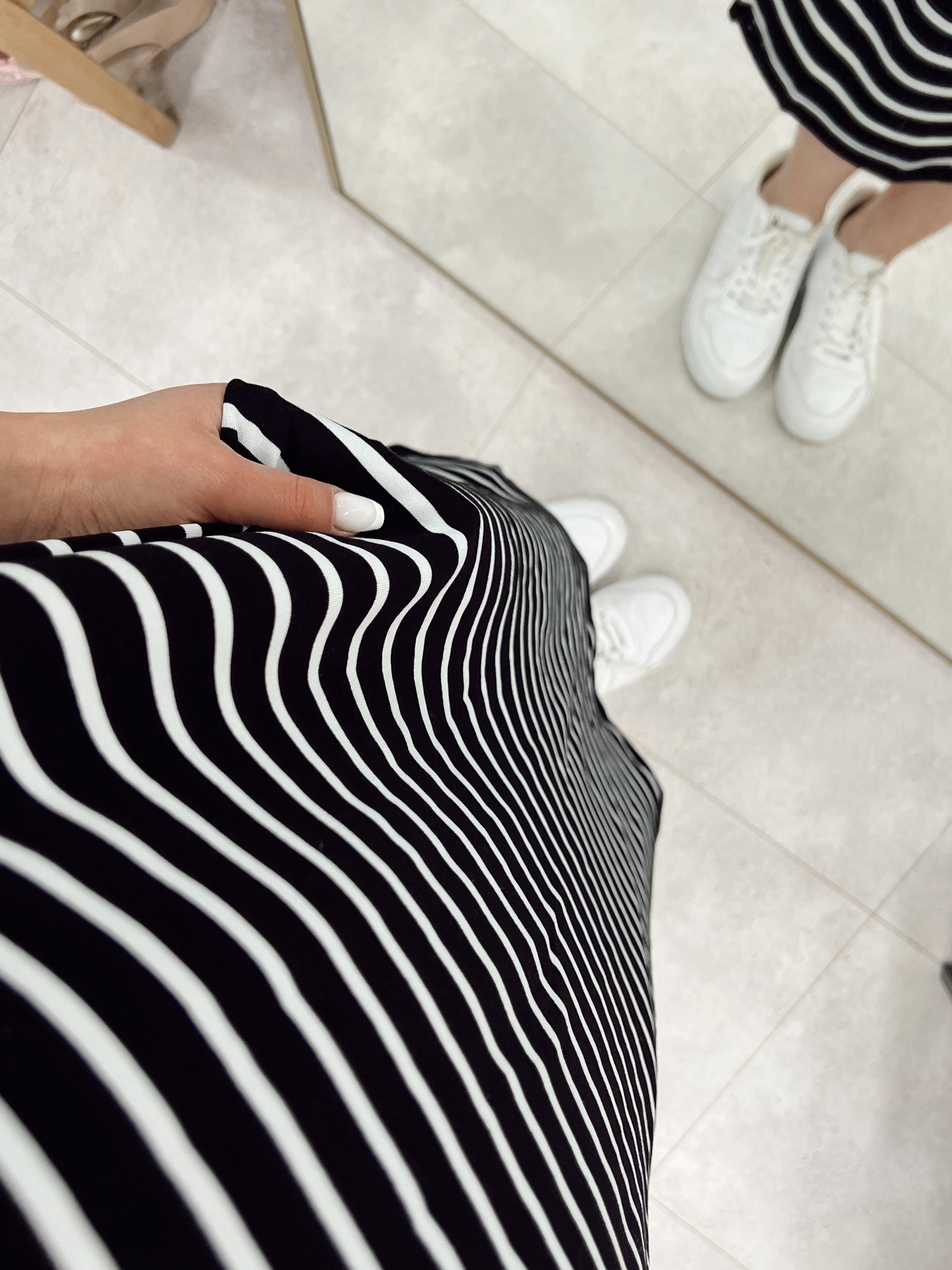 GÜL DETAYLI BASİC ÇİZGİLİ ELBİSE