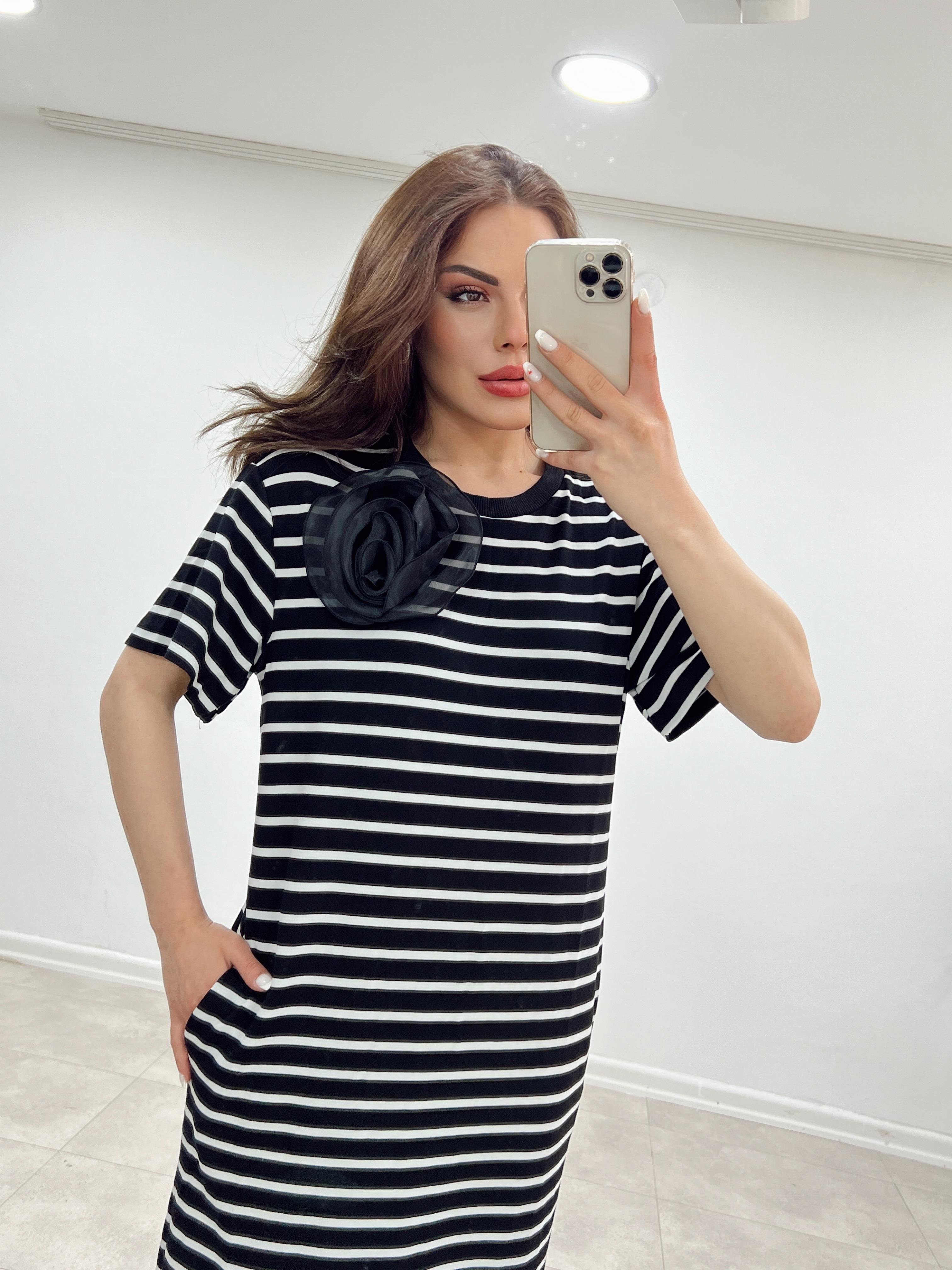 GÜL DETAYLI BASİC ÇİZGİLİ ELBİSE