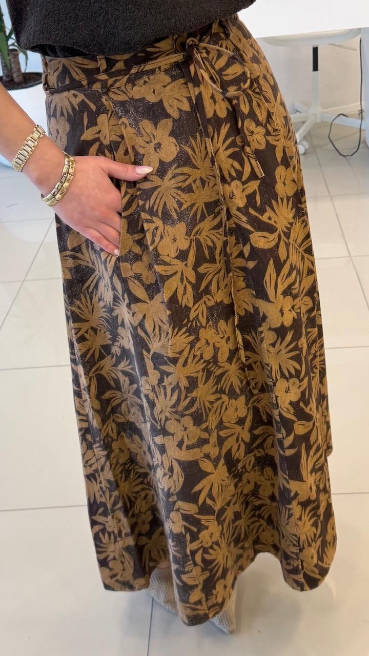 KAHVE DESENLİ ÇAN KESİM ETEK