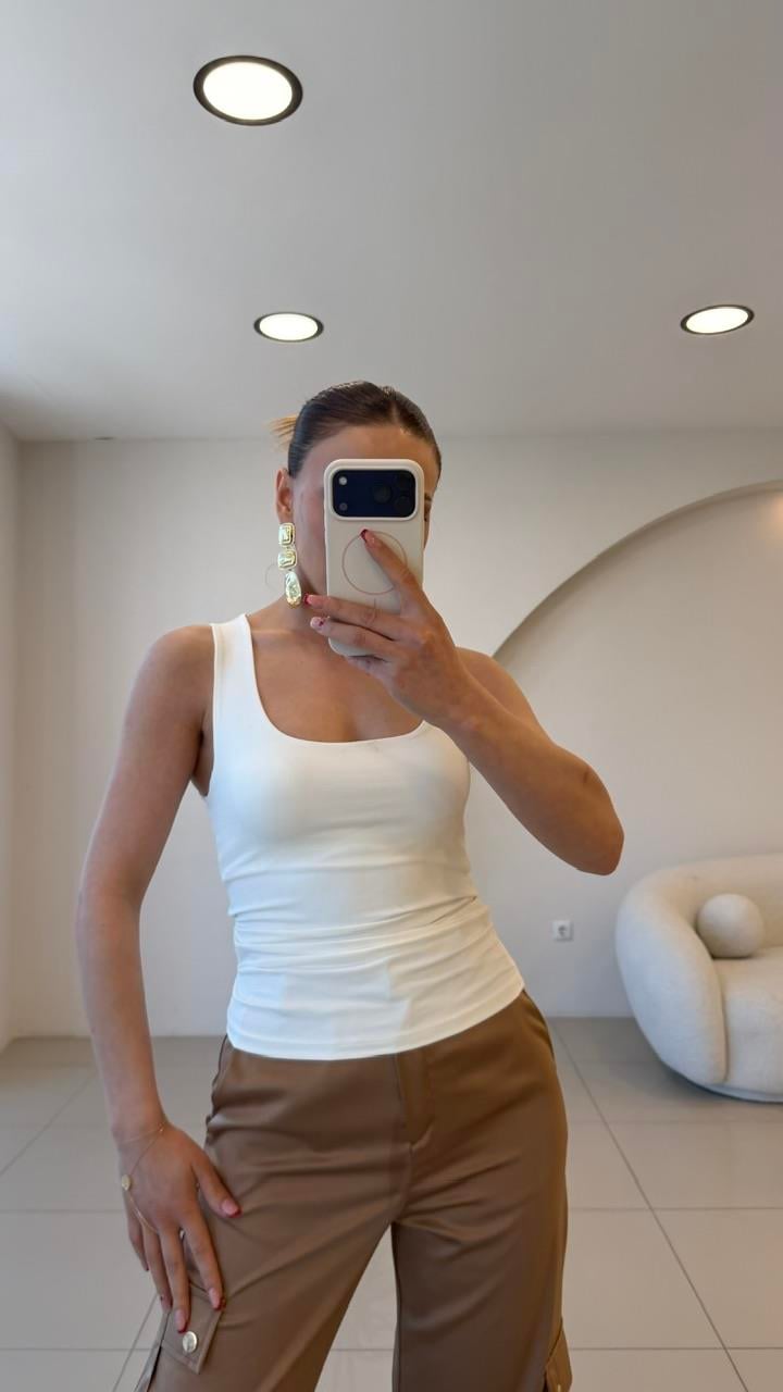 KARE YAKA DLVN ATLET BEYAZ