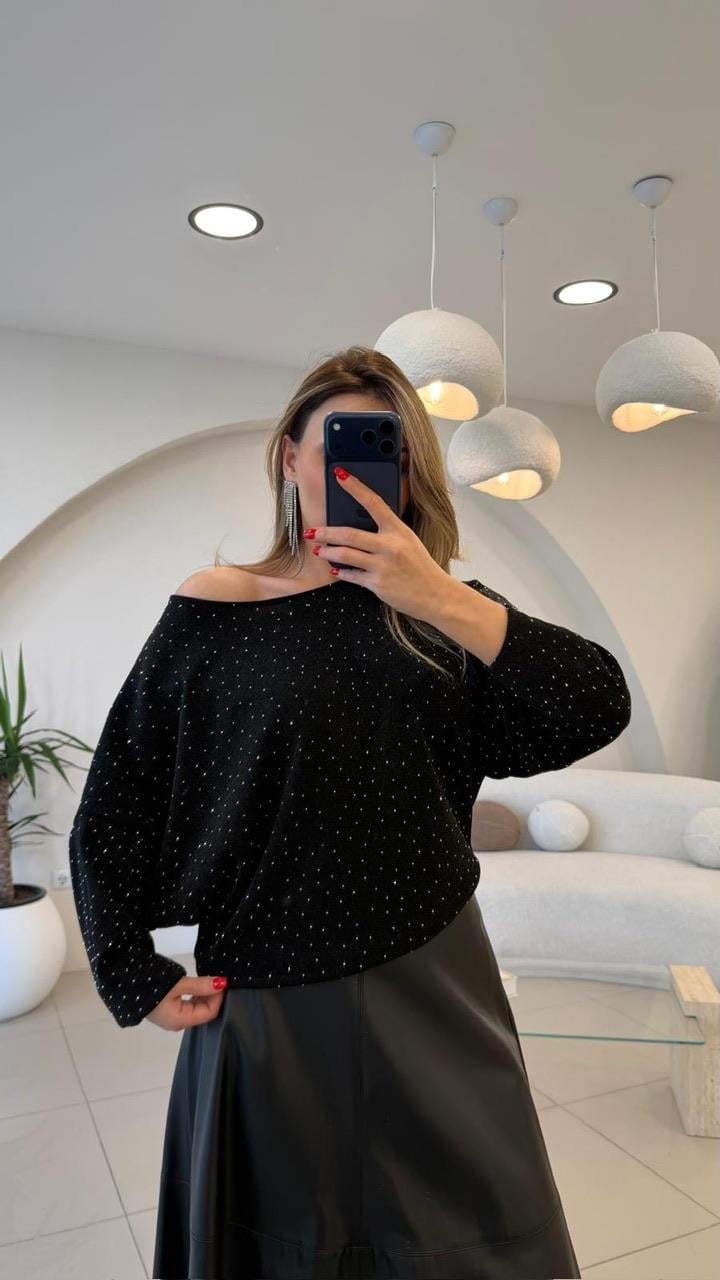 KAYIK YAKA TAŞLI BLUZ