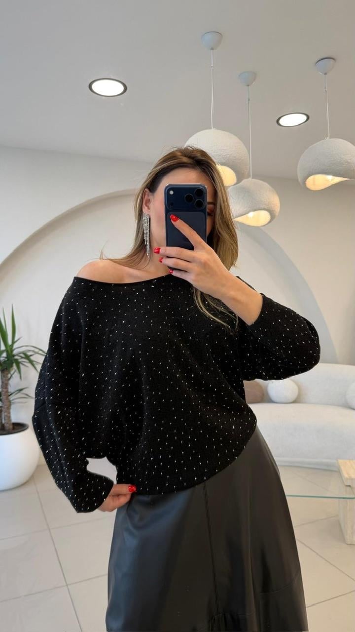 KAYIK YAKA TAŞLI BLUZ