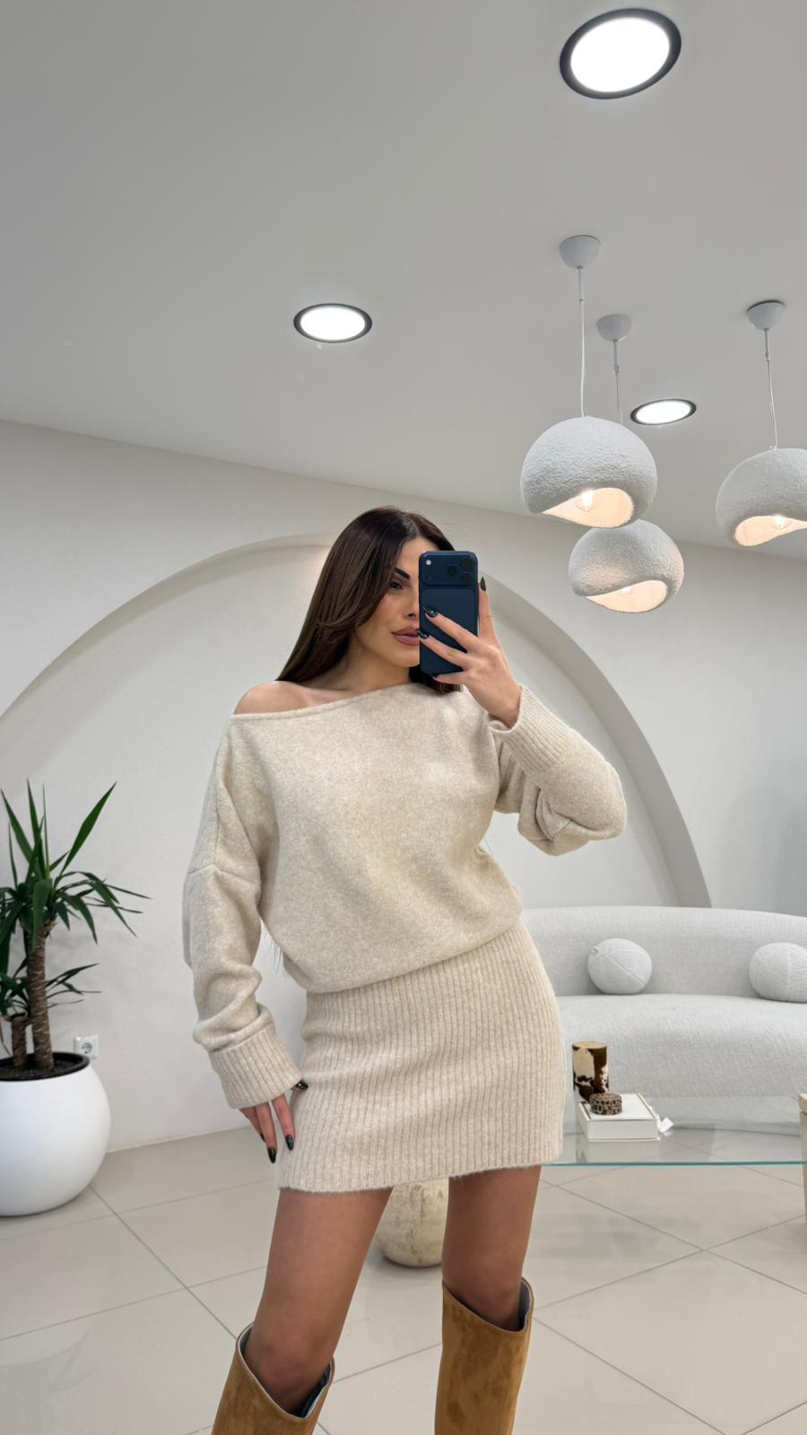 KAYIK YAKA TRİKO ELBİSE