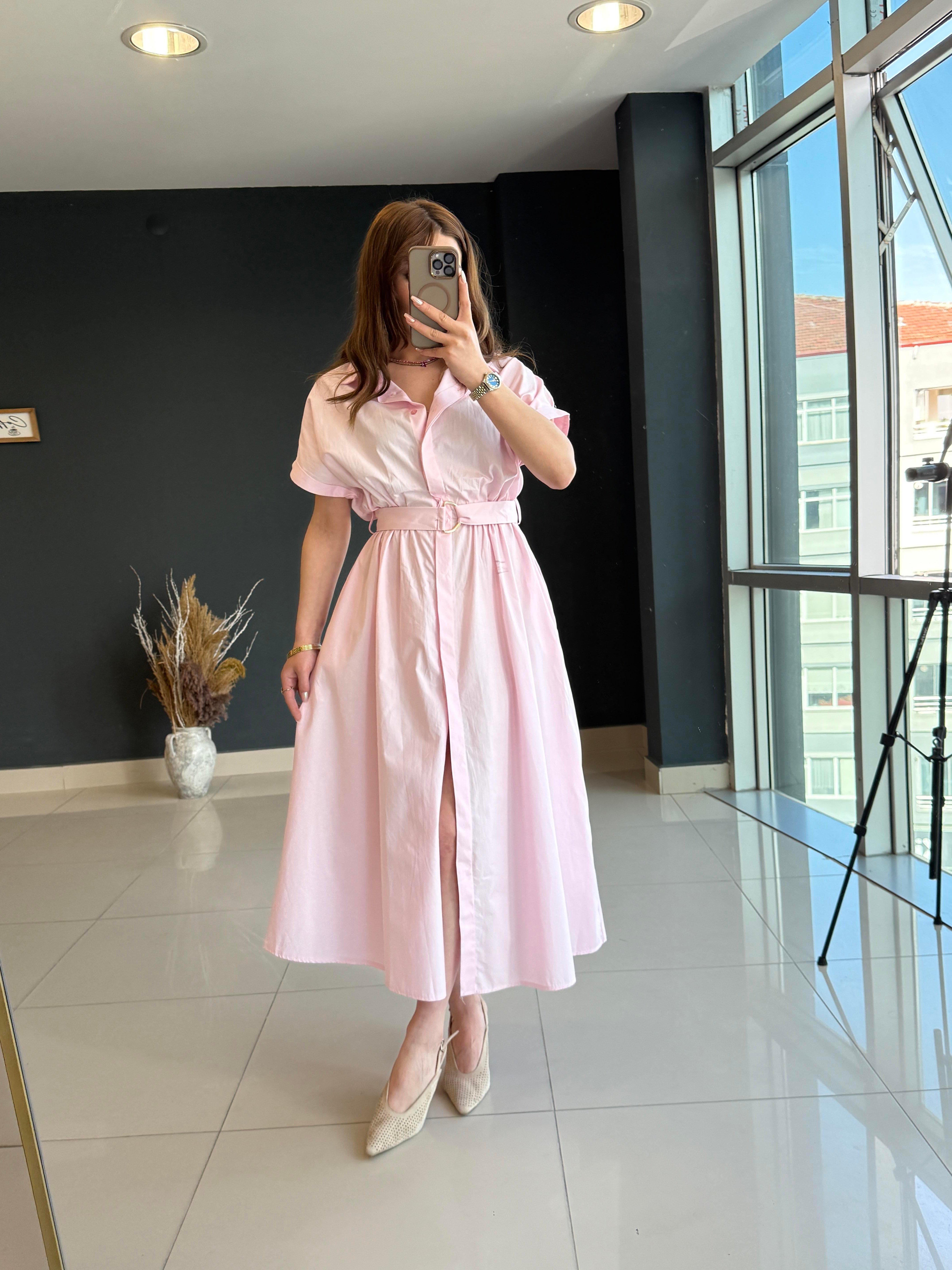 KENDİNDEN KEMERLİ POPLİN ELBİSE PEMBE