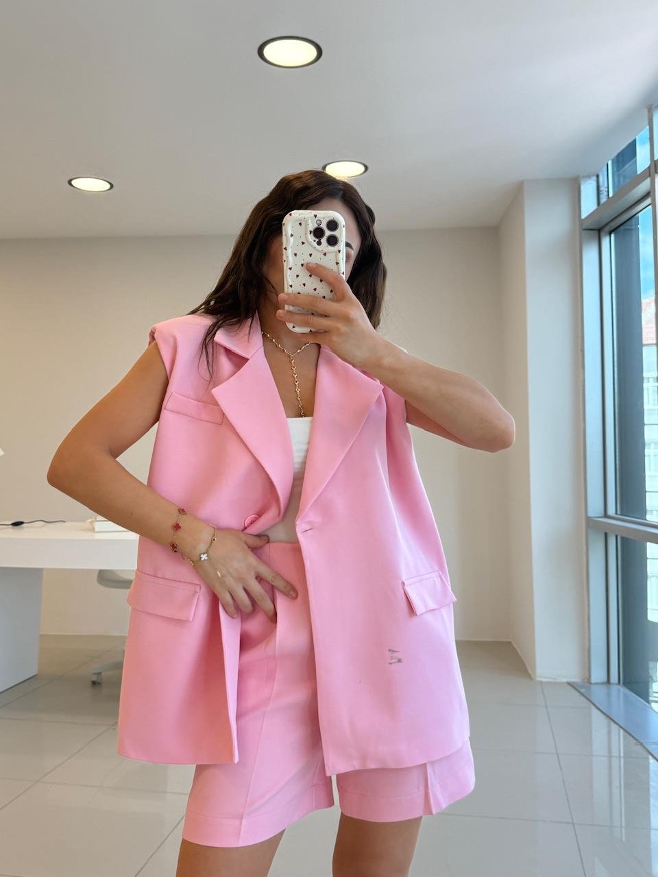 KENDİNDEN KEMERLİ VATKALI YELEK PEMBE