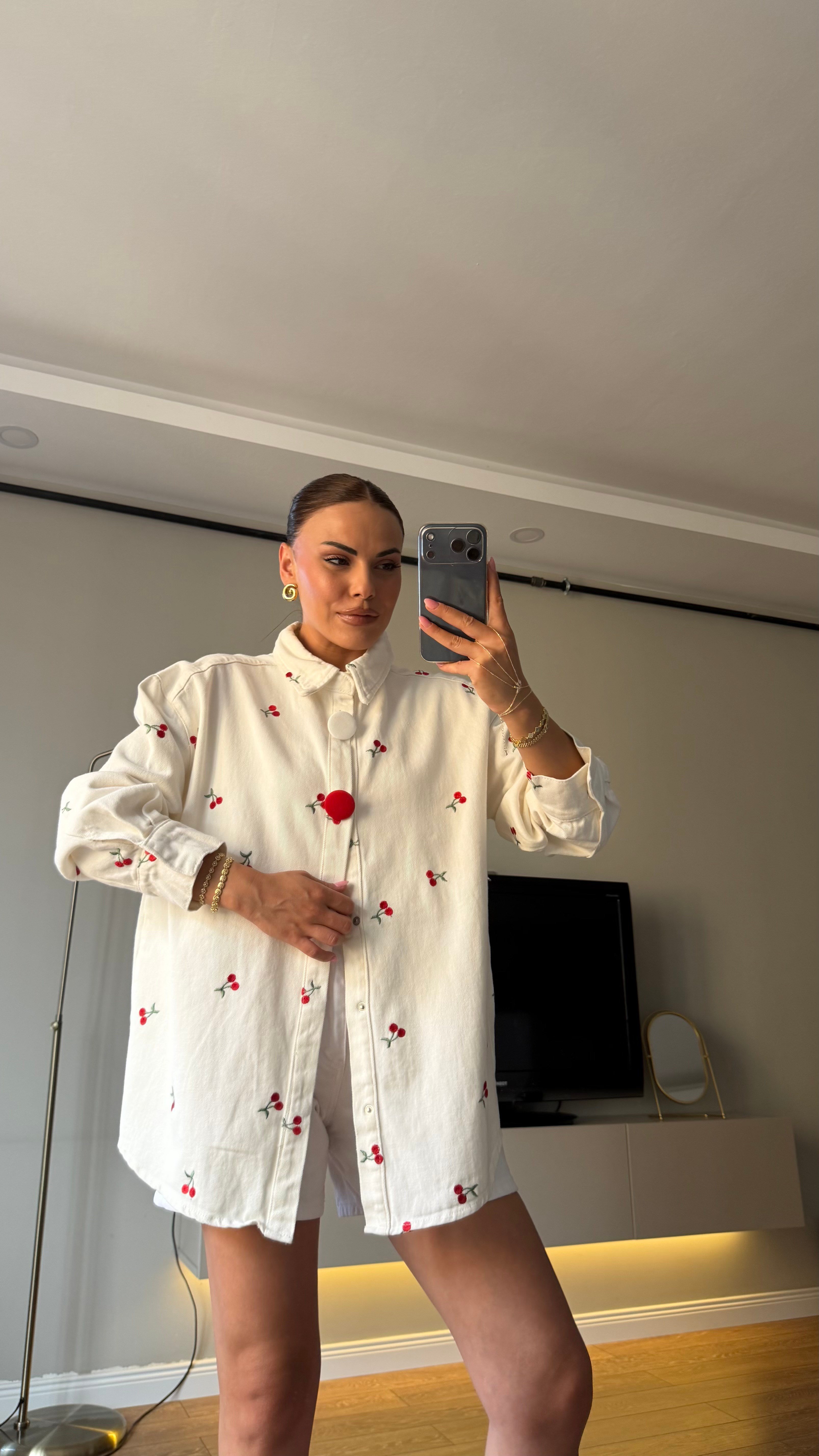 Kiraz Nakışlı Büyük Düğmeli Oversize Gömlek Ceket