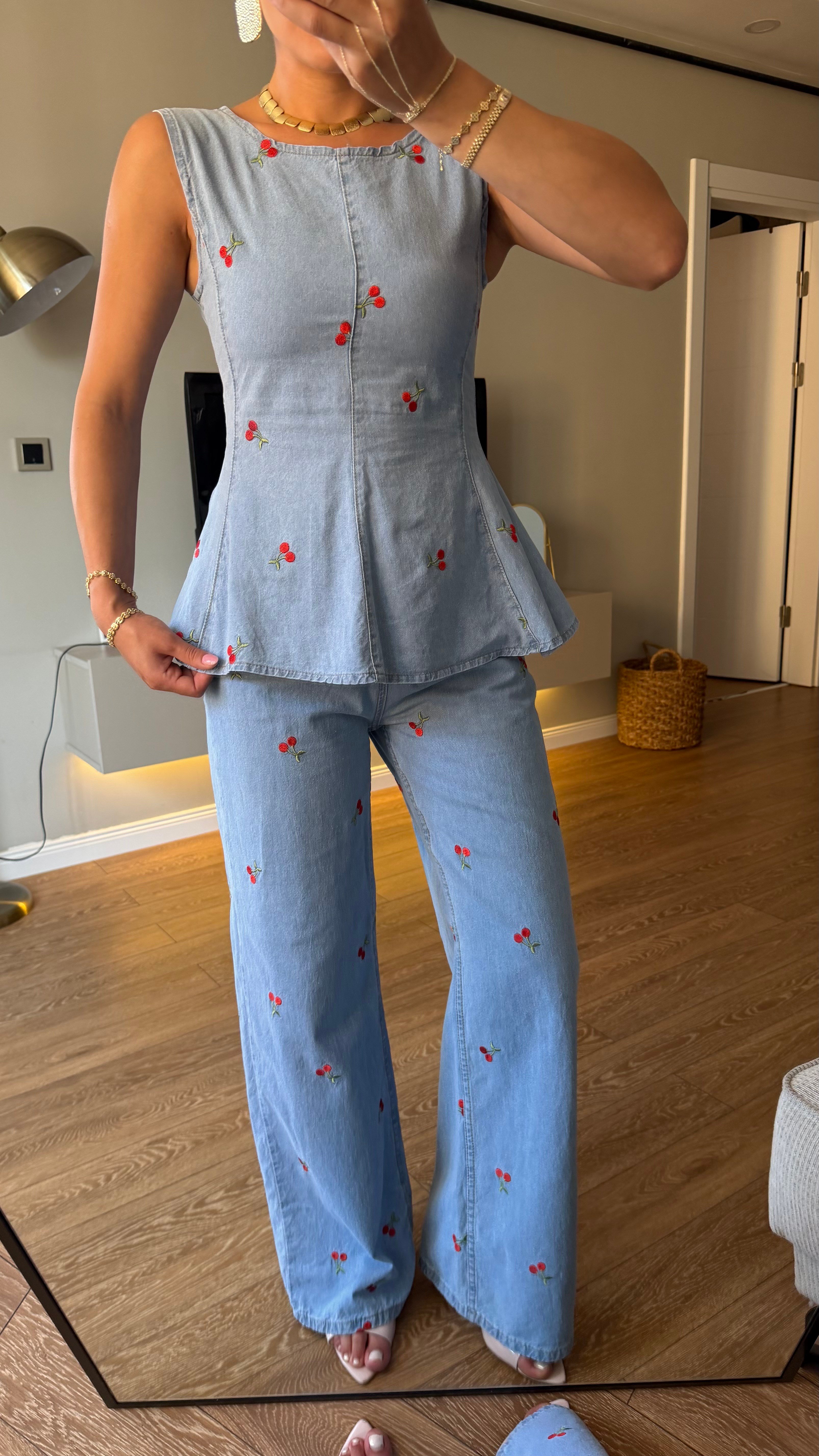 Kiraz Nakışlı Denim Takım