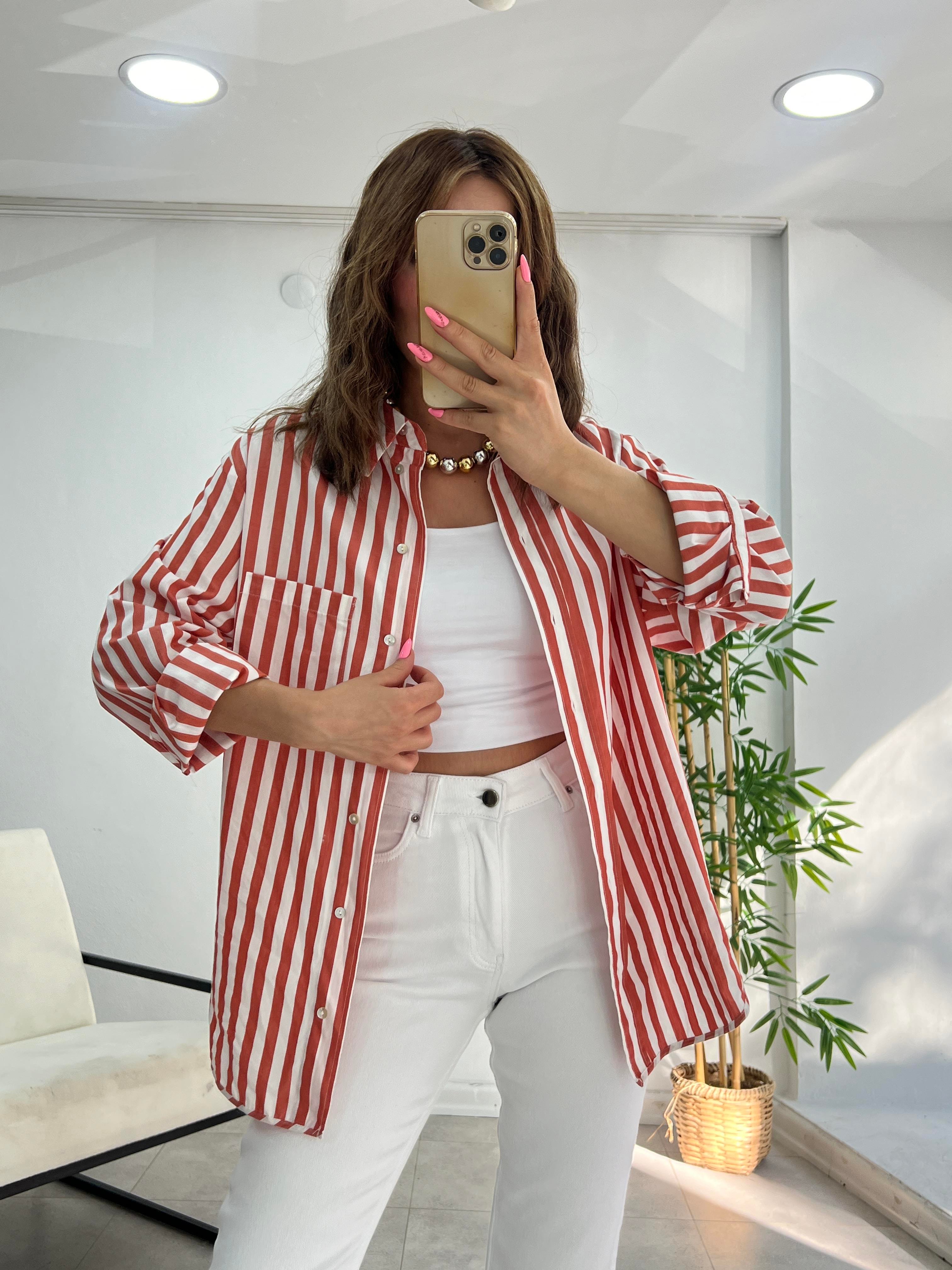 KIRMIZI ÇİZGİLİ O.MARKA POPLİN GÖMLEK