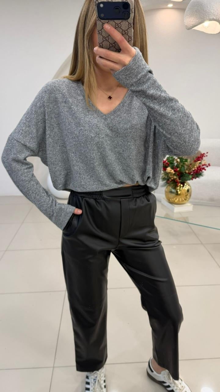 KISIK V YAKA YUMOŞ BLUZ GRİ