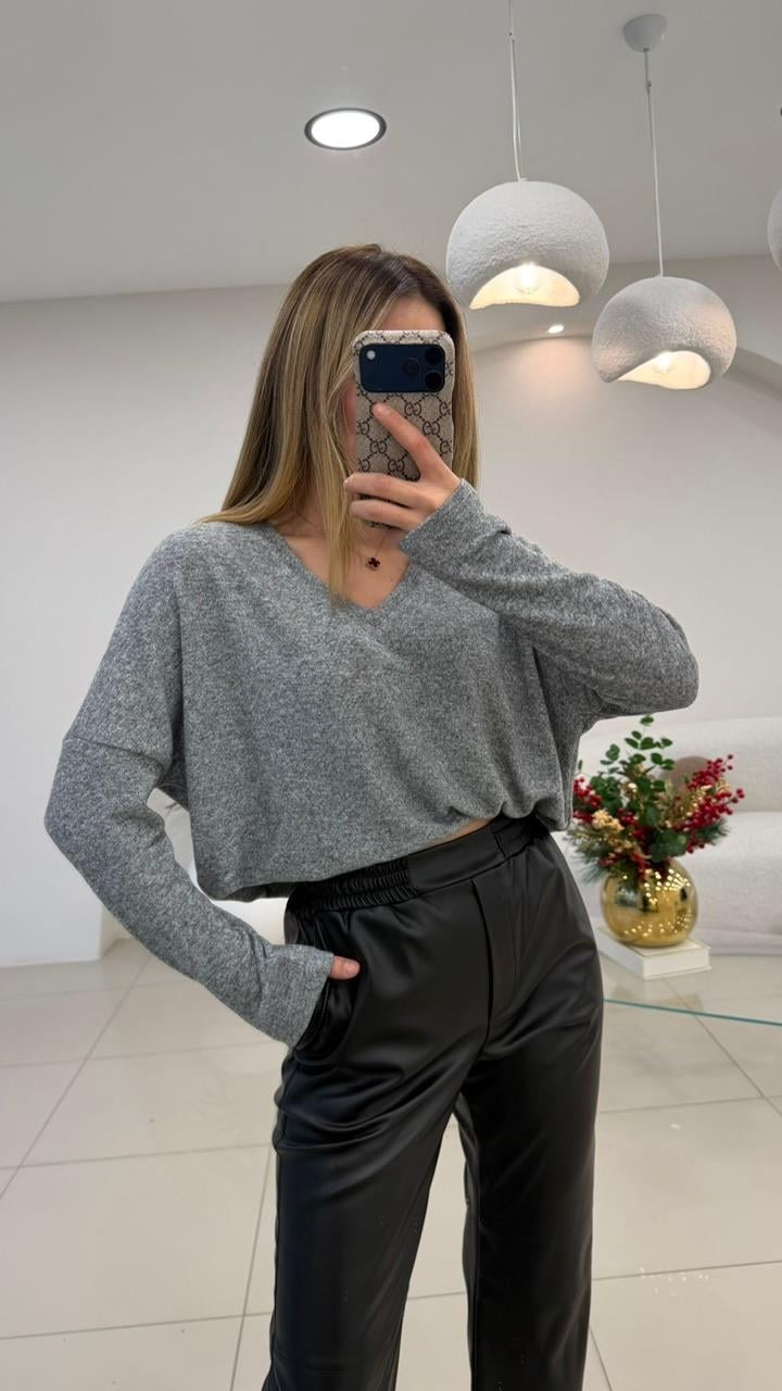KISIK V YAKA YUMOŞ BLUZ GRİ