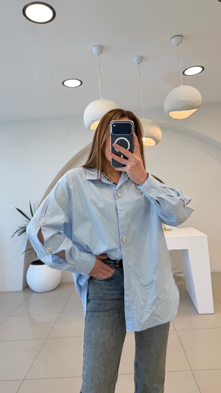 KOL DEKOLTELİ TAŞLI POPLİN GÖMLEK MAVİ