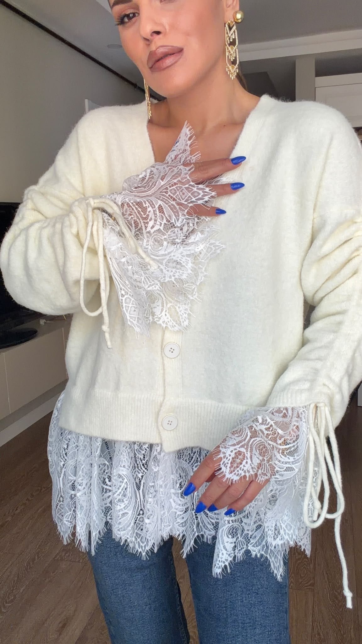 Kolları Dantel Volanlı Triko Hırka Beyaz